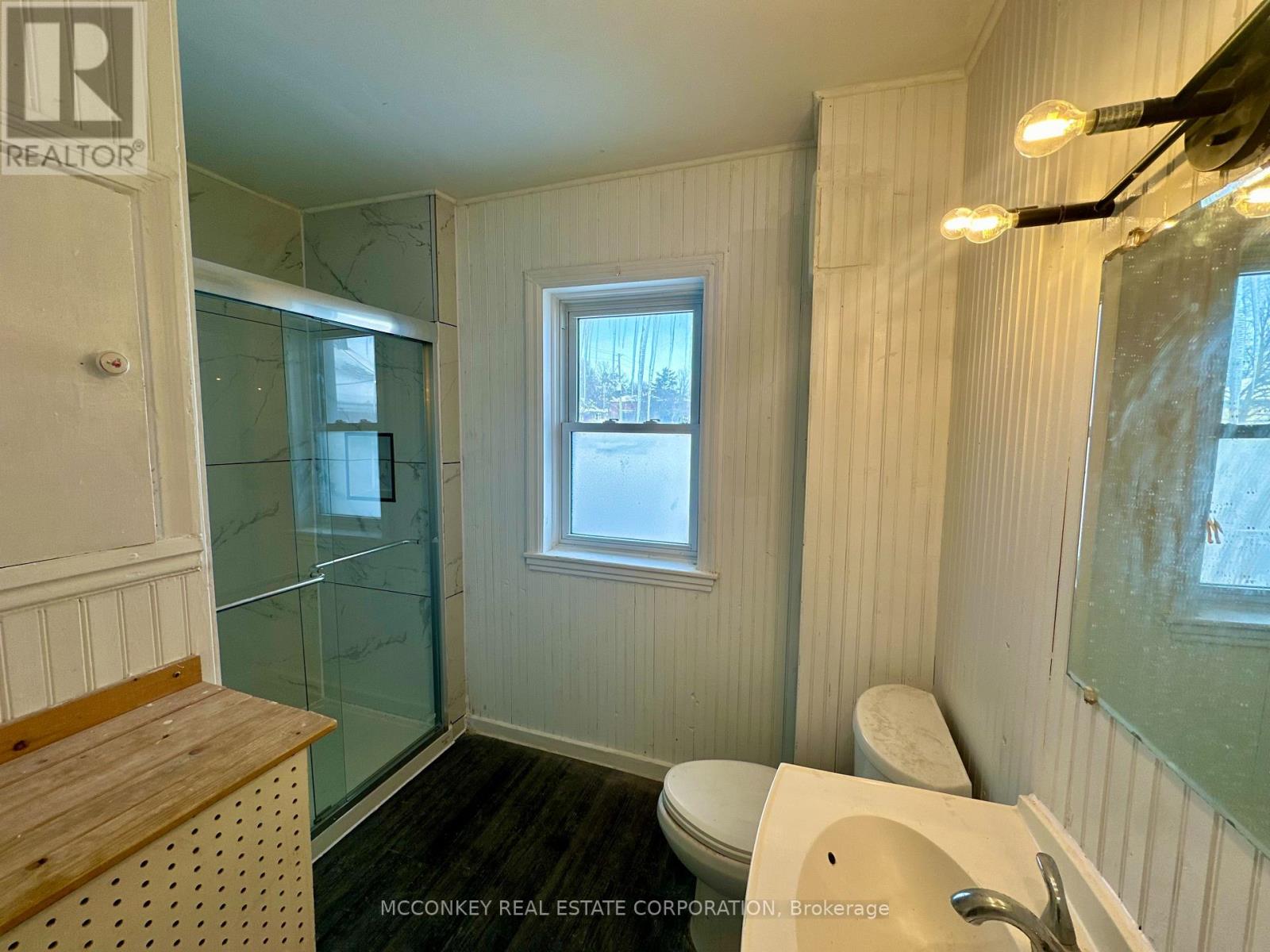 Upper - 324 Charlotte Street, Peterborough (Town Ward 3), Ontario  K9J 2V7 - Photo 13 - X12945044