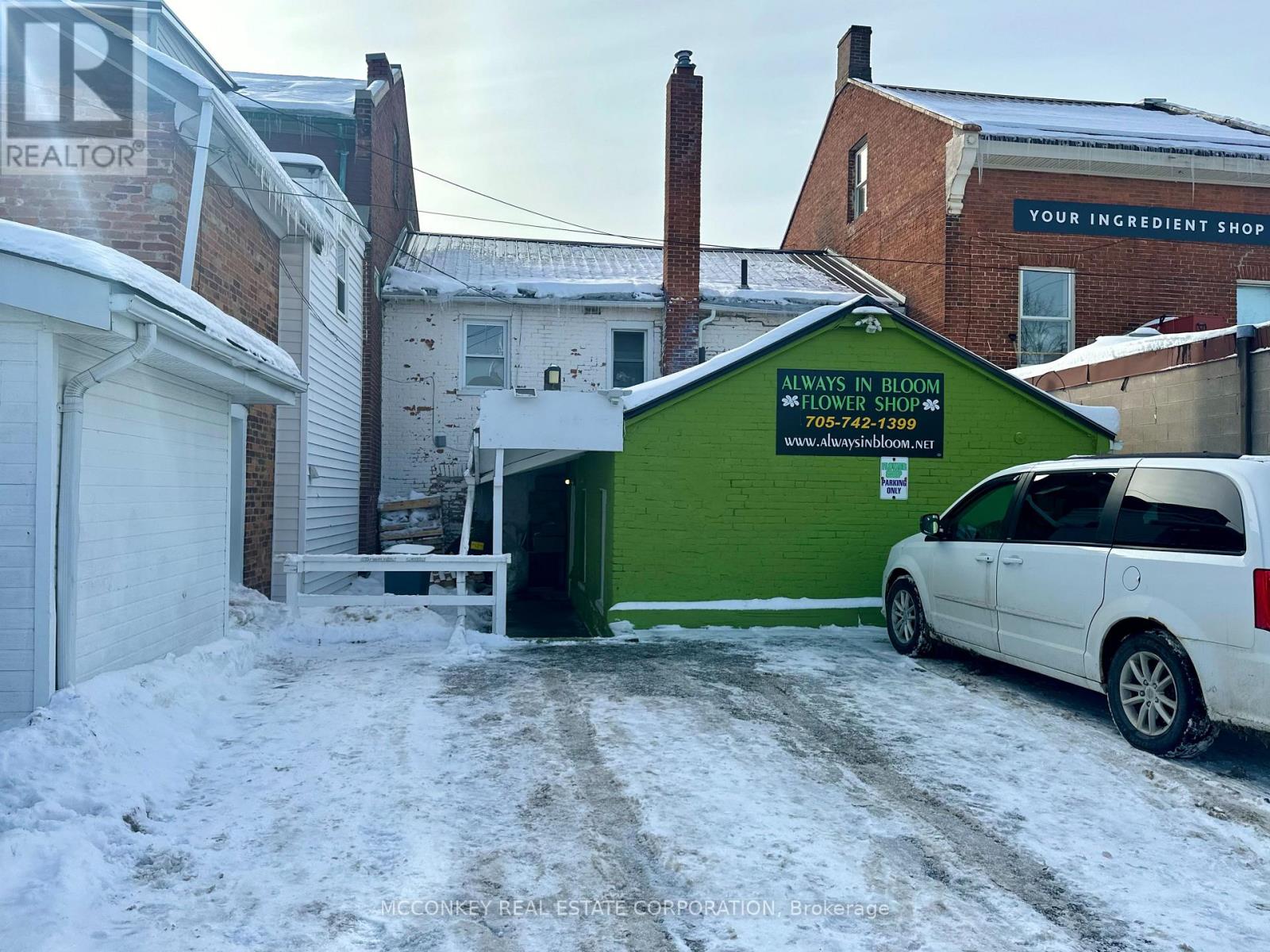 Upper - 324 Charlotte Street, Peterborough (Town Ward 3), Ontario  K9J 2V7 - Photo 16 - X12945044