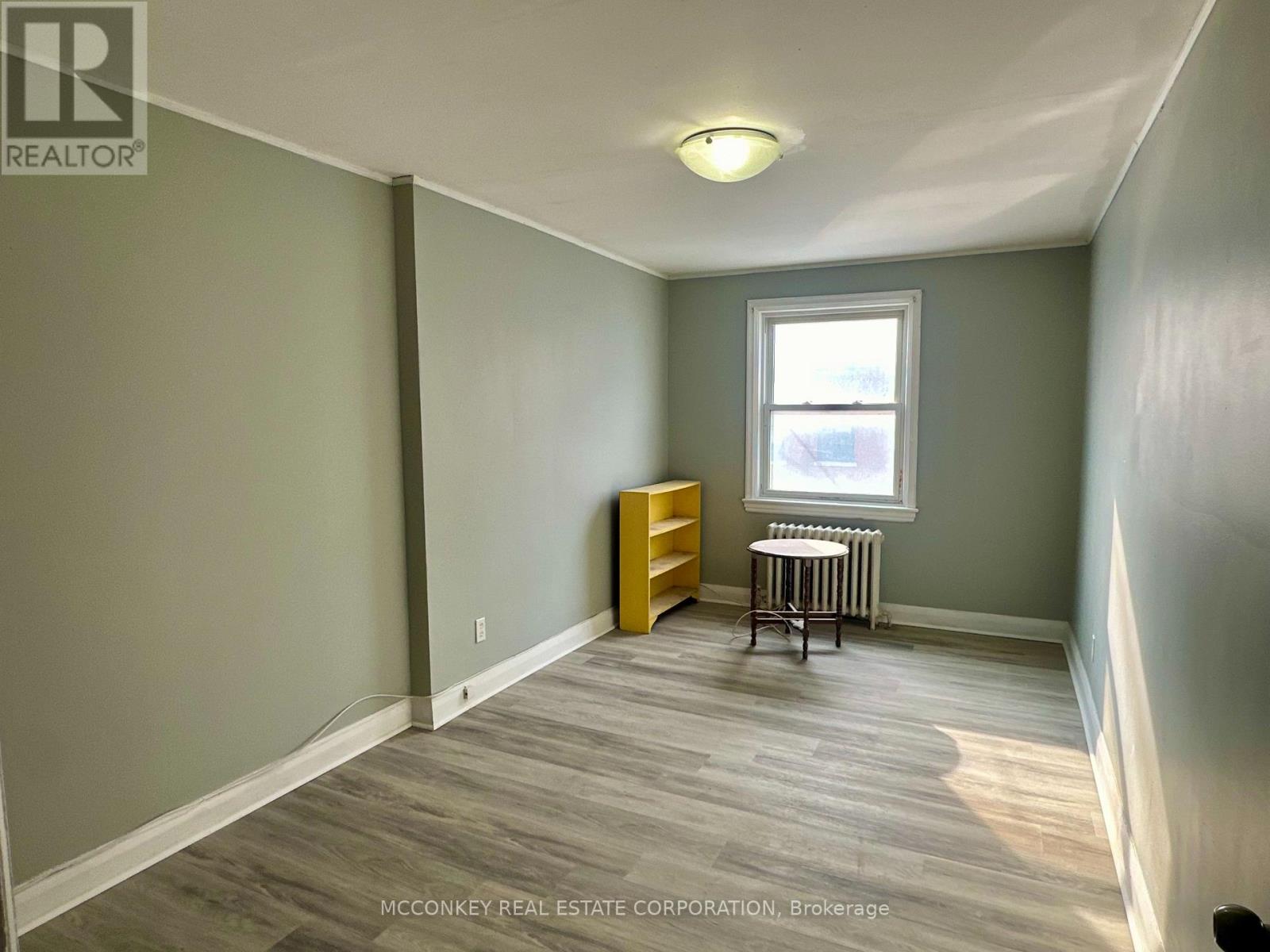 Upper - 324 Charlotte Street, Peterborough (Town Ward 3), Ontario  K9J 2V7 - Photo 7 - X12945044