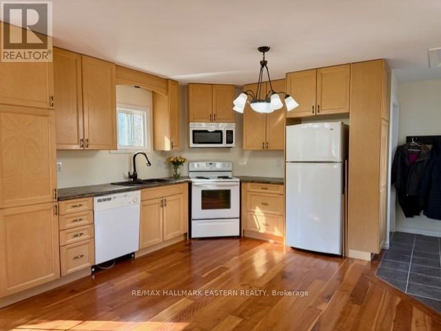 23 Colbourne Street W, Selwyn, Ontario  K0L 2H0 - Photo 3 - X12945054