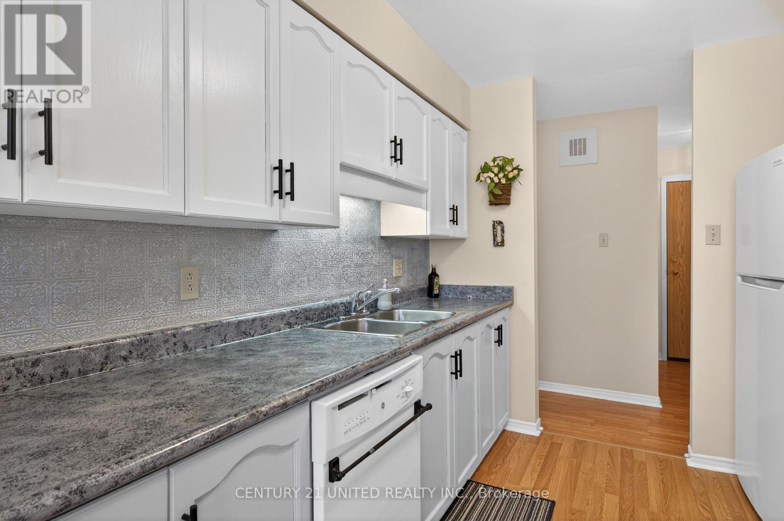 206 - 2185 Walker Avenue, Peterborough (Ashburnham Ward 4), Ontario  K9L 1T6 - Photo 21 - X12945924