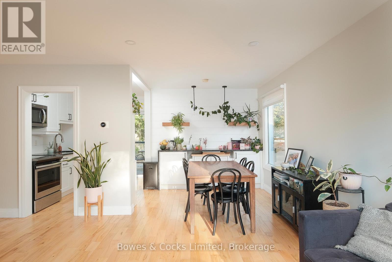 1462 Westbrook Drive, Peterborough (Monaghan Ward 2), Ontario  K9J 6R4 - Photo 4 - X12946496