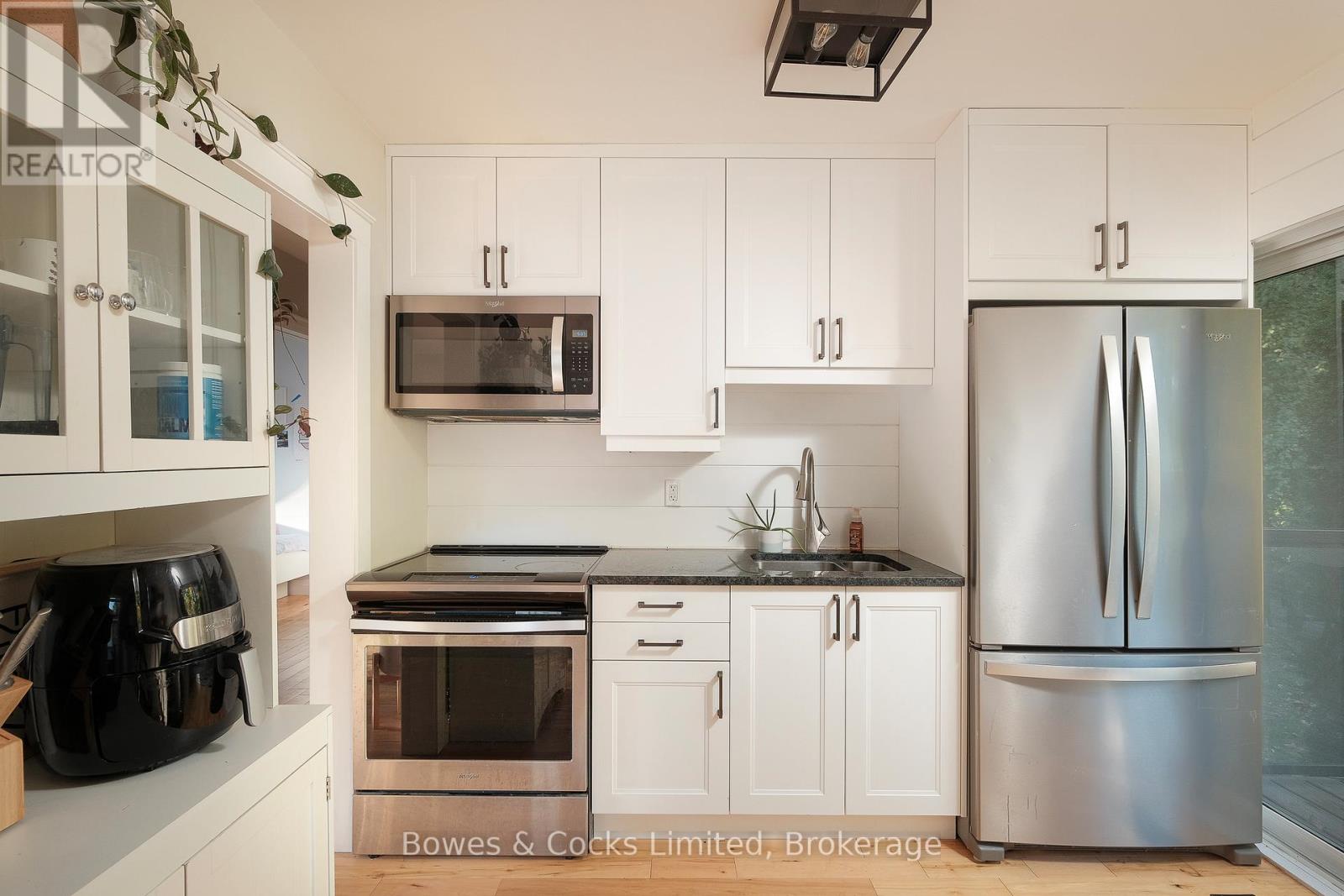 1462 Westbrook Drive, Peterborough (Monaghan Ward 2), Ontario  K9J 6R4 - Photo 7 - X12946496