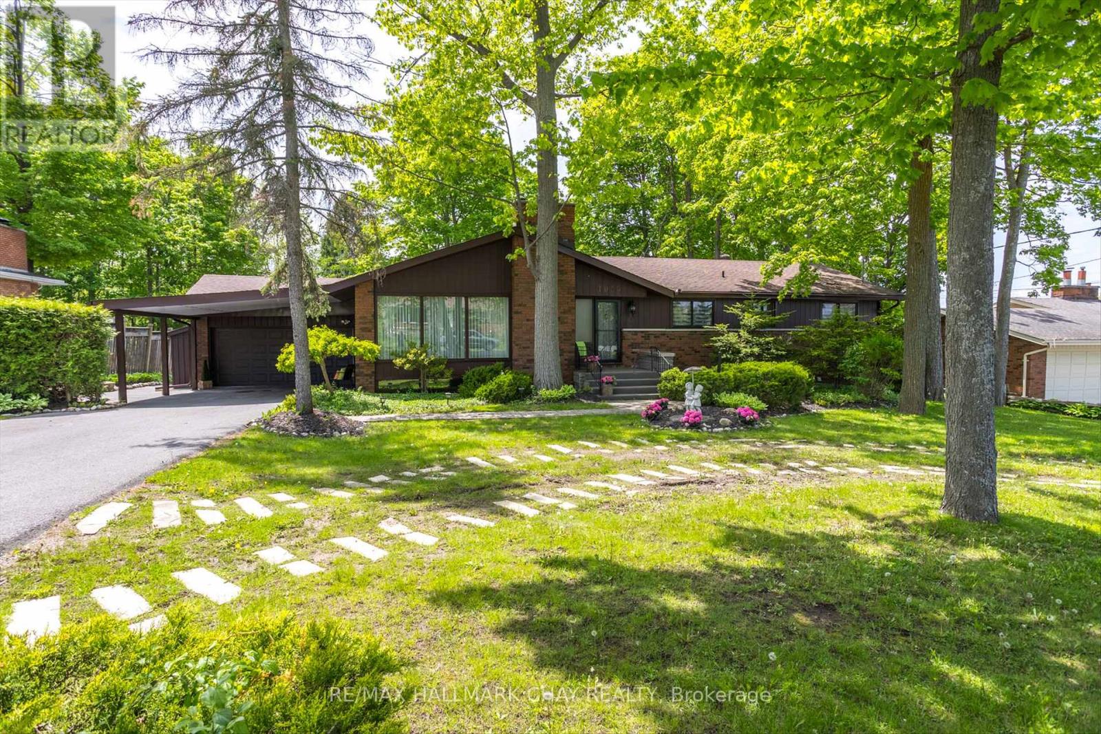 1009 Fairbairn Street, Peterborough (Monaghan Ward 2), Ontario  K9K 1C1 - Photo 2 - X12947188