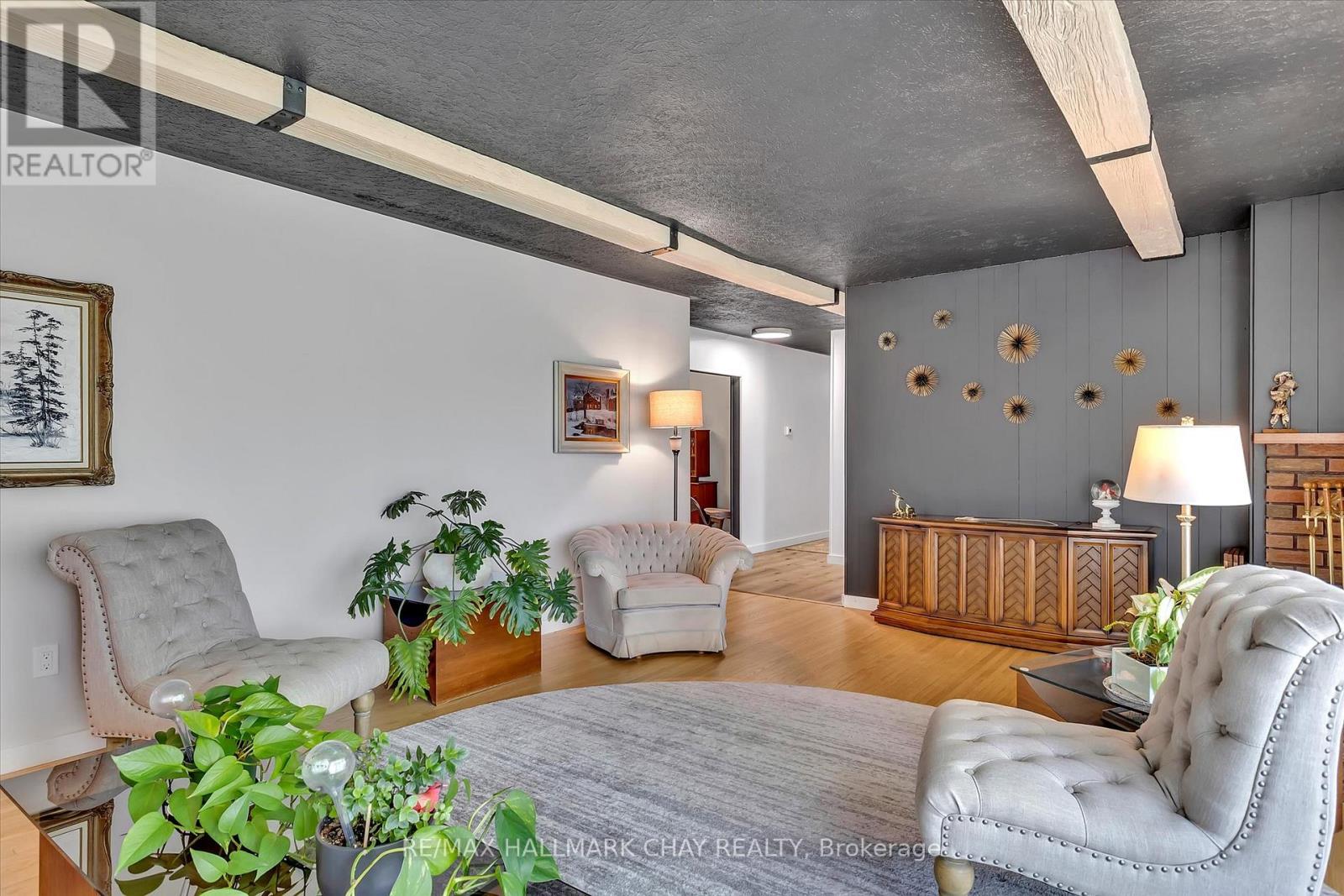 1009 Fairbairn Street, Peterborough (Monaghan Ward 2), Ontario  K9K 1C1 - Photo 7 - X12947188