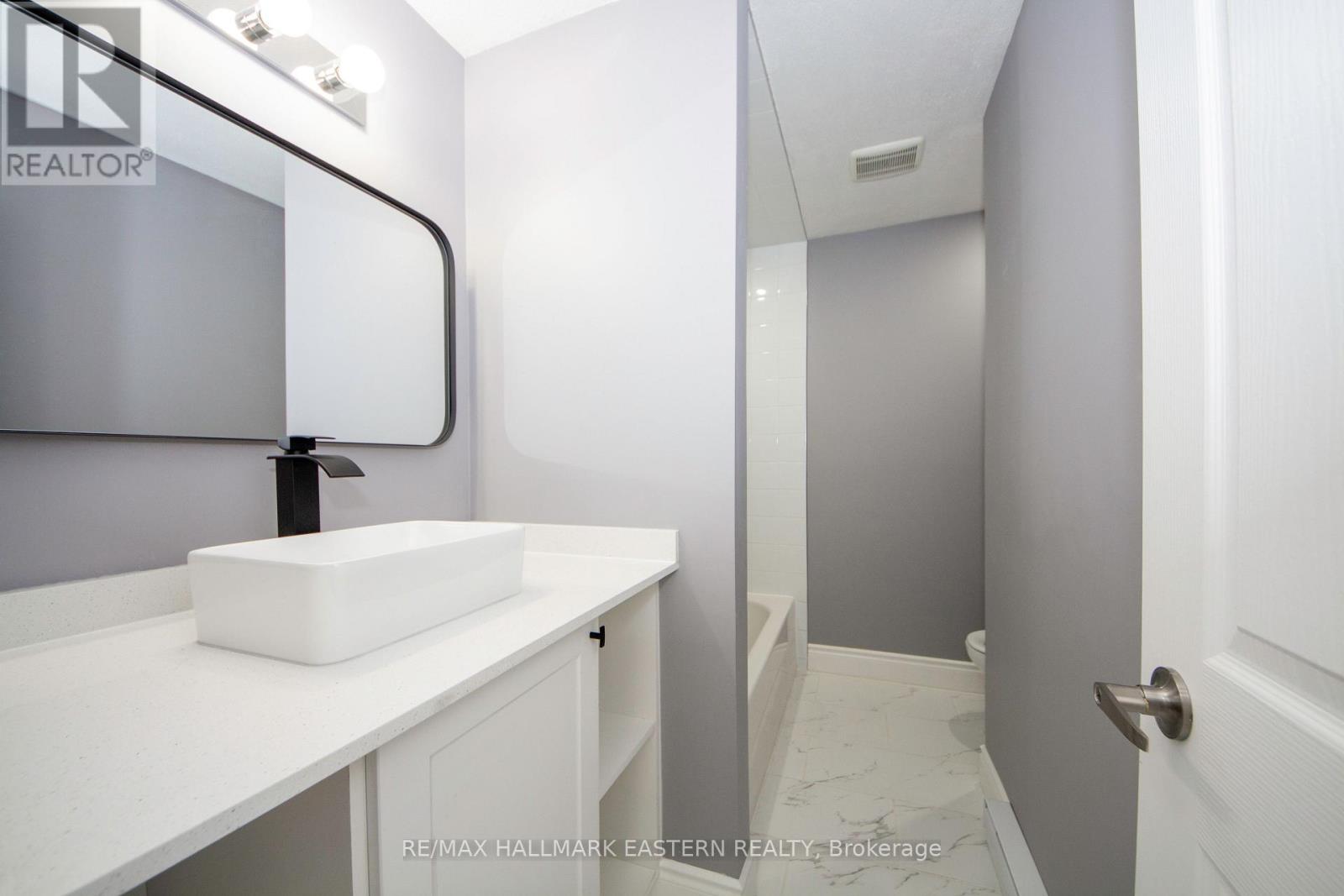 24a Springbrook Drive, Peterborough (Monaghan Ward 2), Ontario  K9J 1L1 - Photo 18 - X12947408