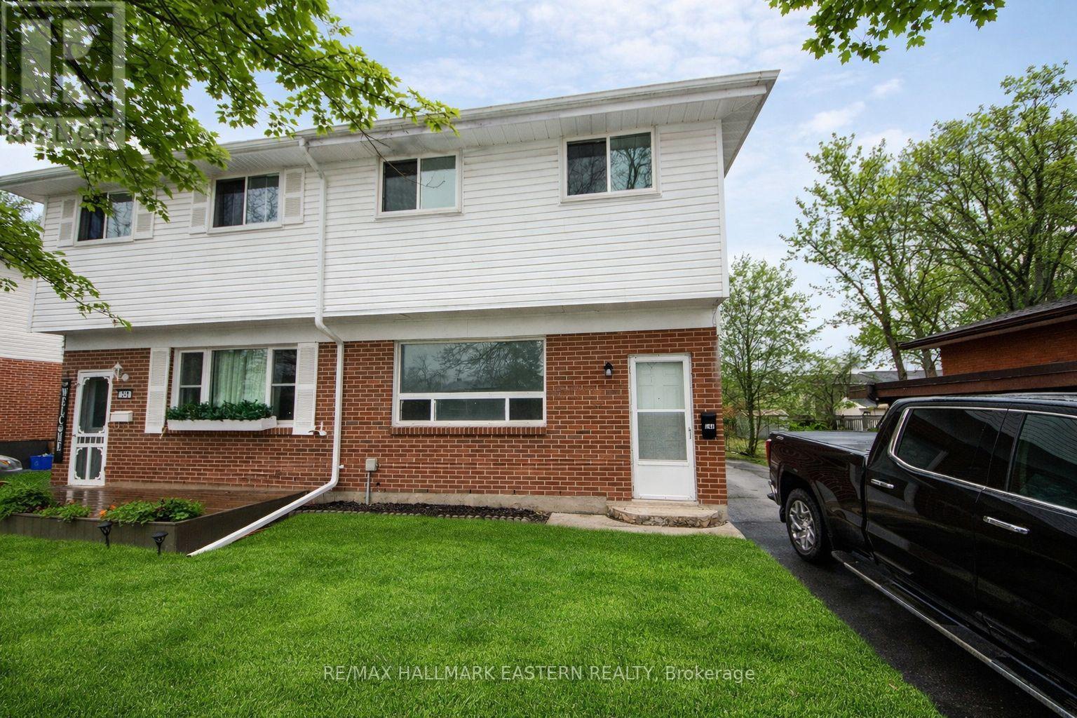 24a Springbrook Drive, Peterborough (Monaghan Ward 2), Ontario  K9J 1L1 - Photo 2 - X12947408