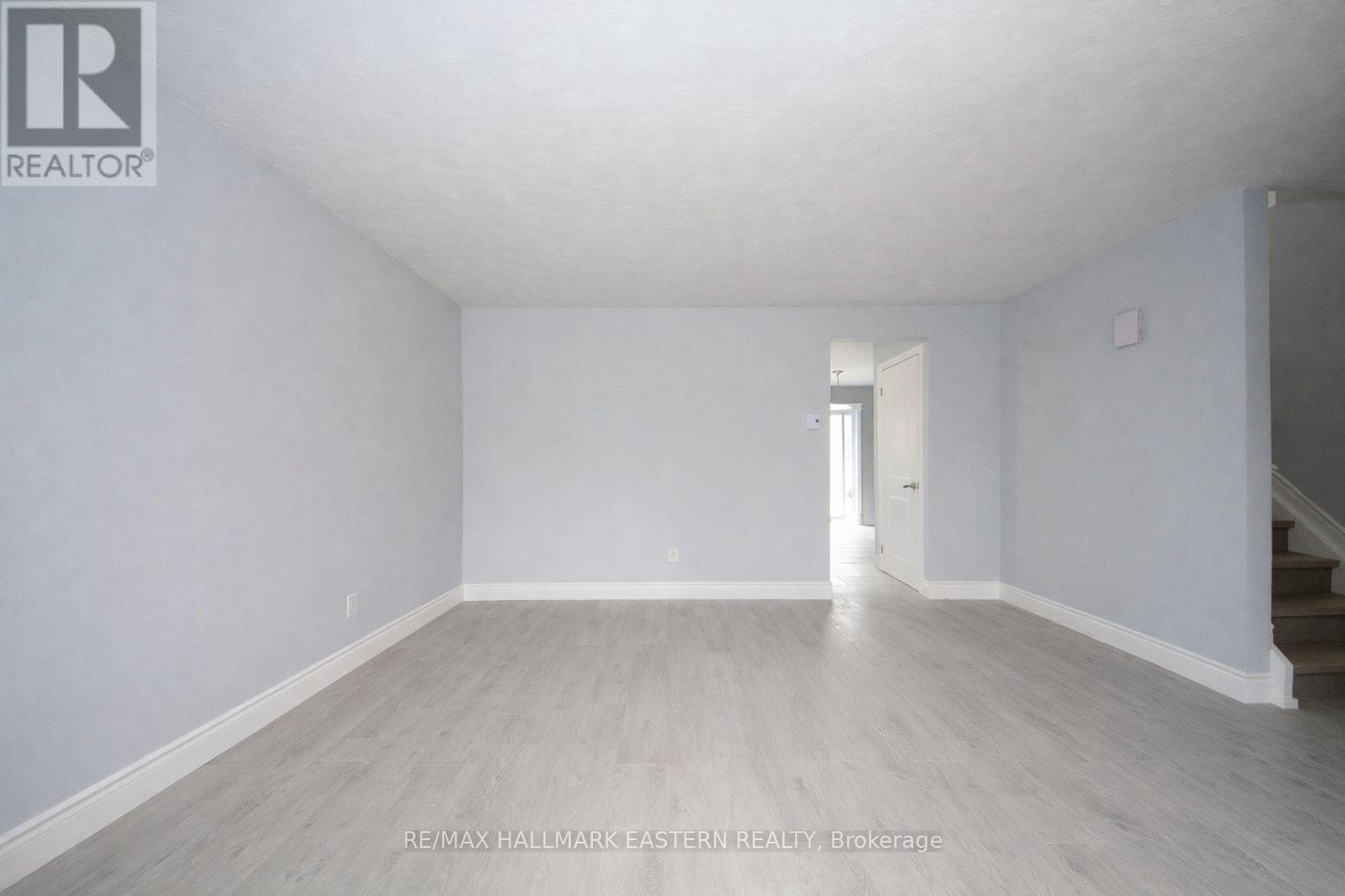 24a Springbrook Drive, Peterborough (Monaghan Ward 2), Ontario  K9J 1L1 - Photo 5 - X12947408