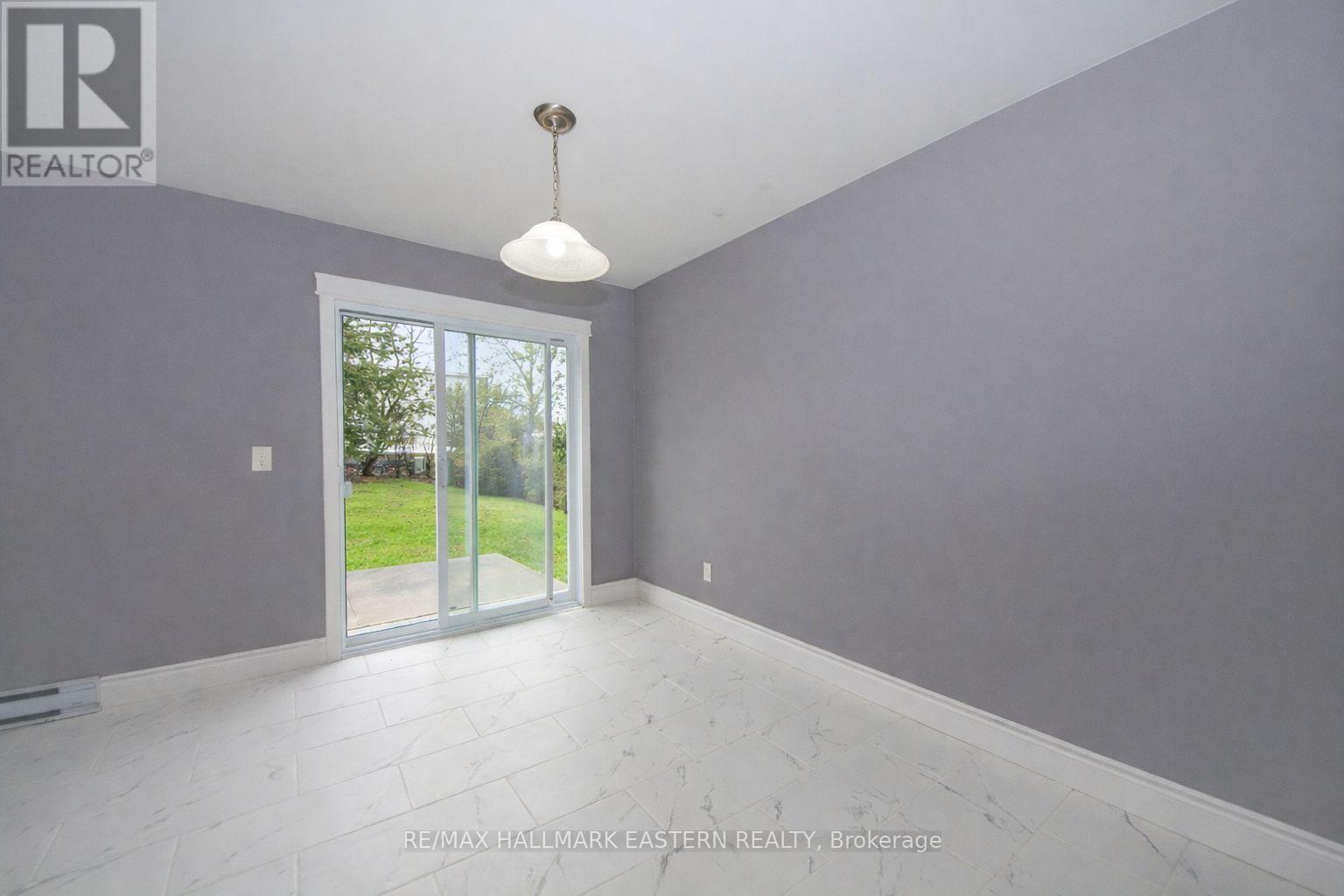 24a Springbrook Drive, Peterborough (Monaghan Ward 2), Ontario  K9J 1L1 - Photo 6 - X12947408
