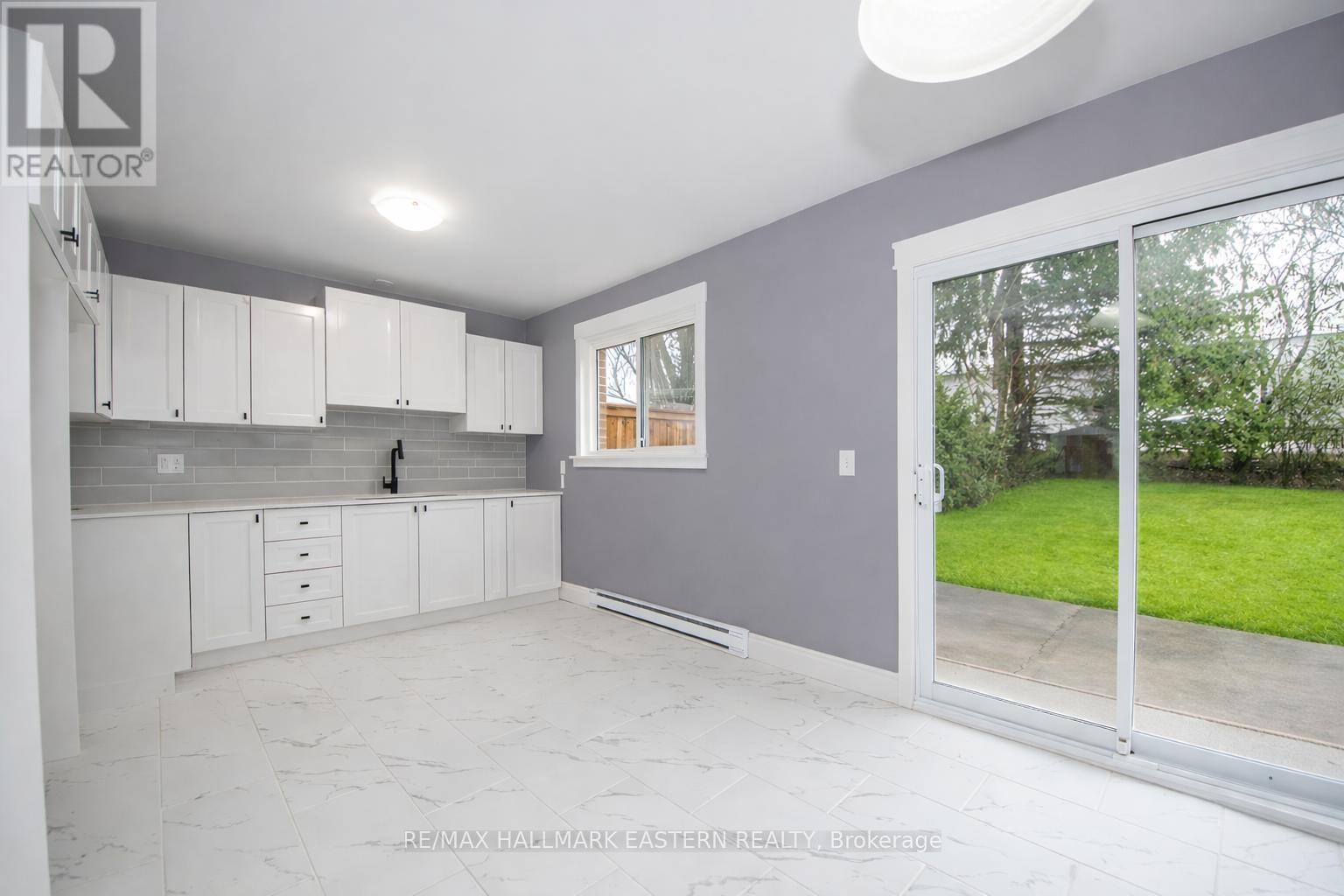 24a Springbrook Drive, Peterborough (Monaghan Ward 2), Ontario  K9J 1L1 - Photo 8 - X12947408