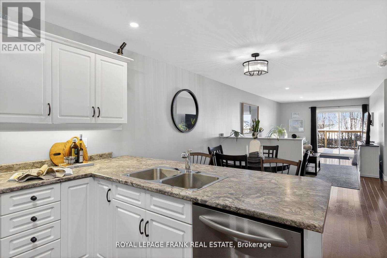 859 Emery Way, Peterborough (Monaghan Ward 2), Ontario  K9J 0H7 - Photo 8 - X12947688