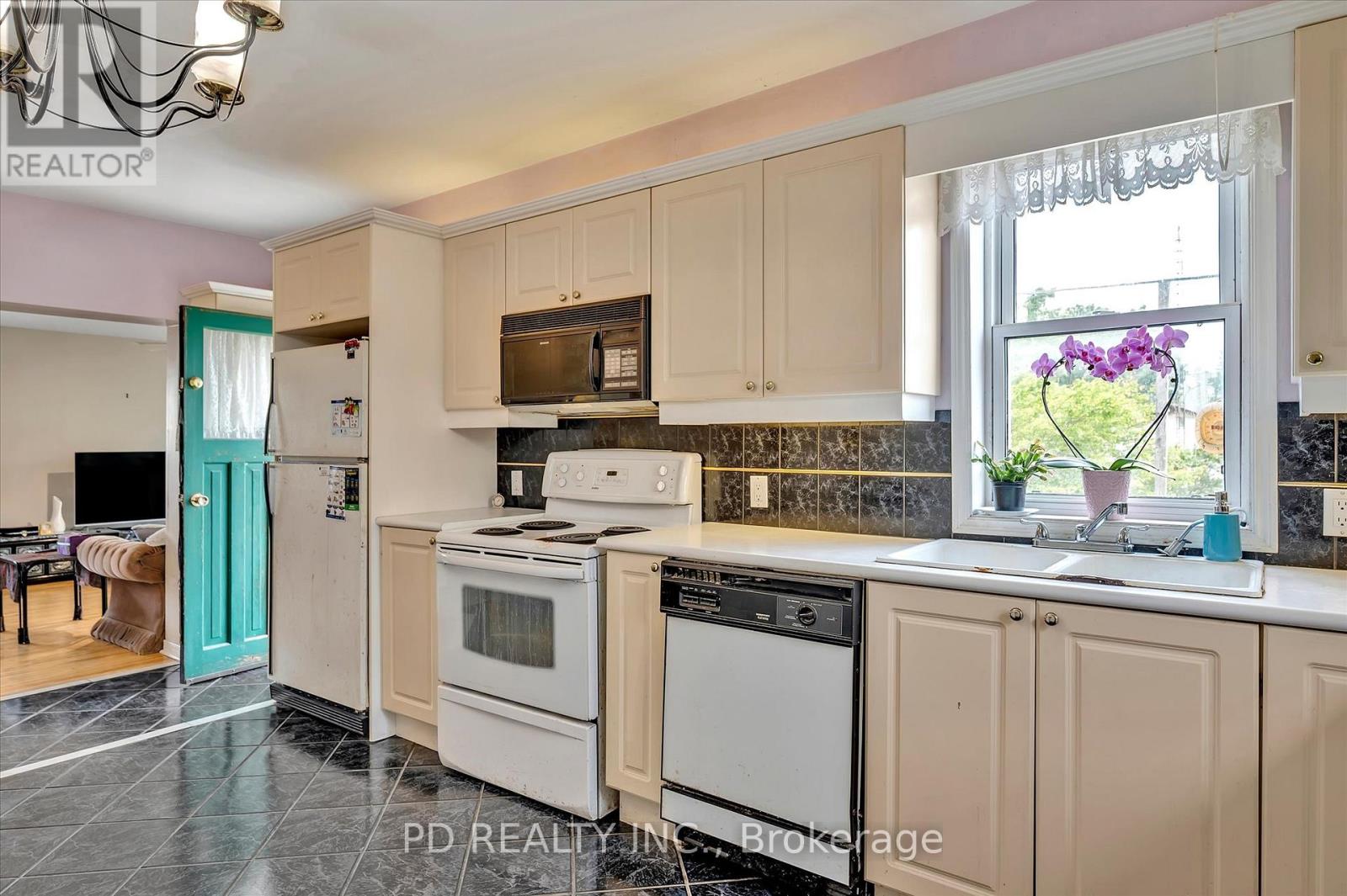 2449 Queen Mary Street, Cavan Monaghan (Cavan Twp), Ontario  L0A 1C0 - Photo 24 - X12948220