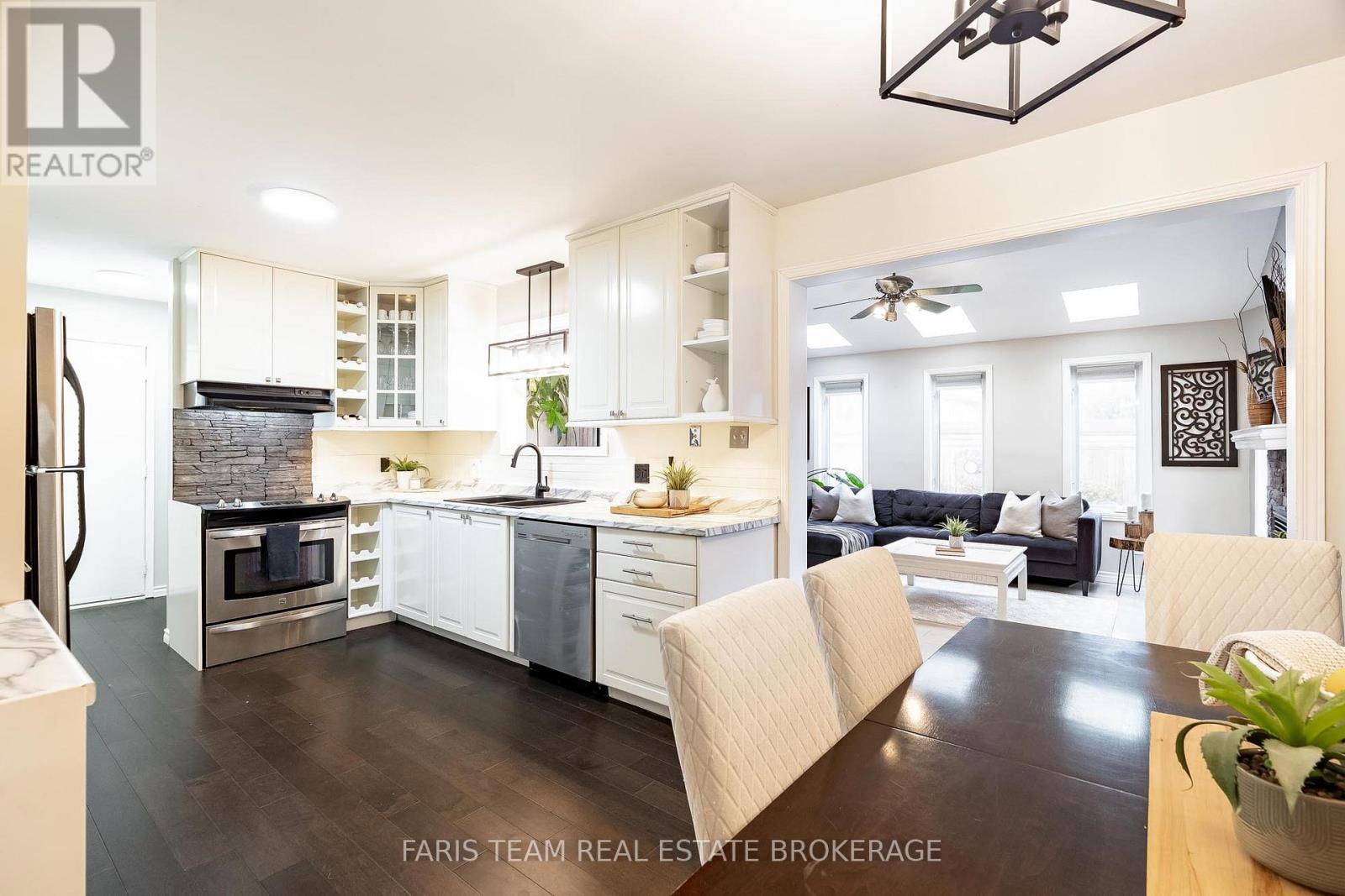 44 Regent Street, Kawartha Lakes (Lindsay), Ontario  K9V 3V2 - Photo 11 - X12949078