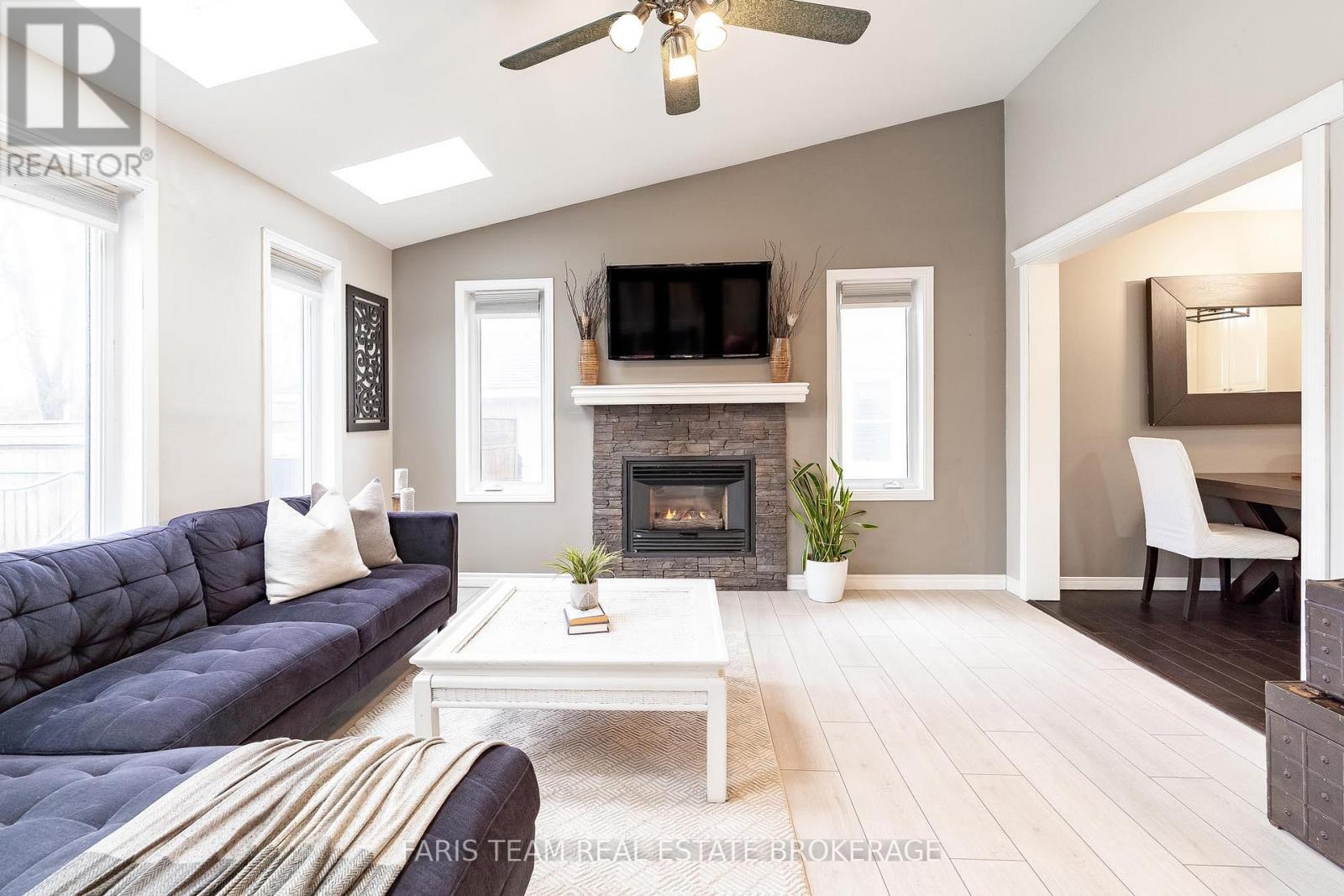 44 Regent Street, Kawartha Lakes (Lindsay), Ontario  K9V 3V2 - Photo 13 - X12949078