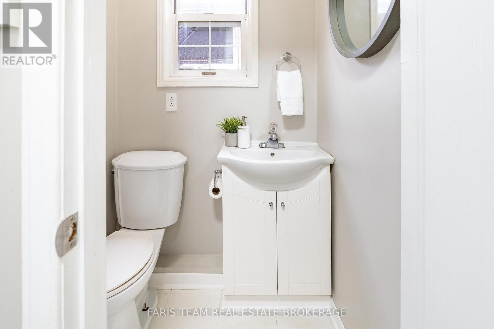 44 Regent Street, Kawartha Lakes (Lindsay), Ontario  K9V 3V2 - Photo 18 - X12949078