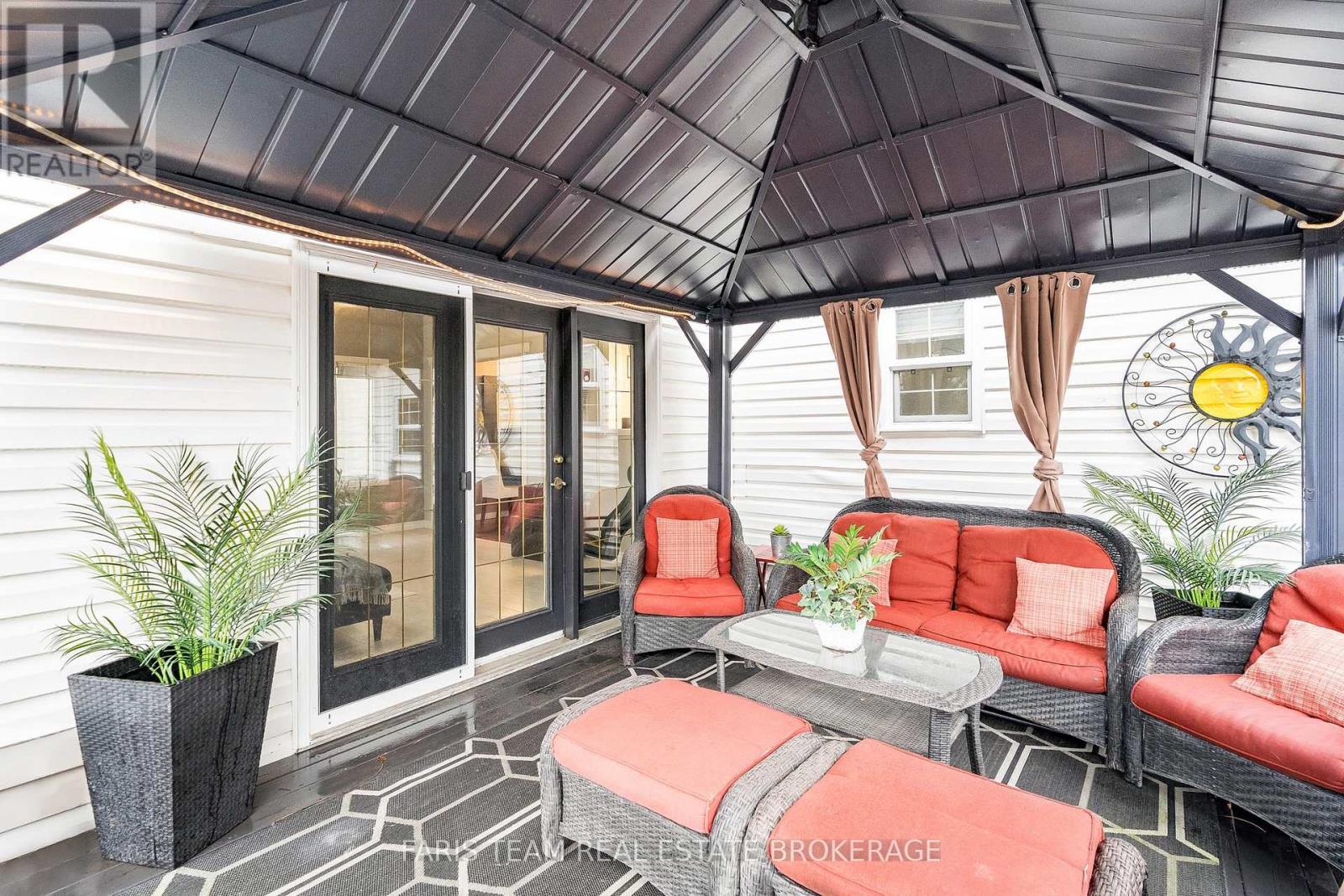 44 Regent Street, Kawartha Lakes (Lindsay), Ontario  K9V 3V2 - Photo 35 - X12949078