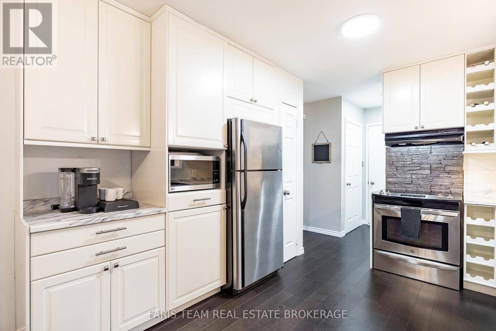 44 Regent Street, Kawartha Lakes (Lindsay), Ontario  K9V 3V2 - Photo 7 - X12949078