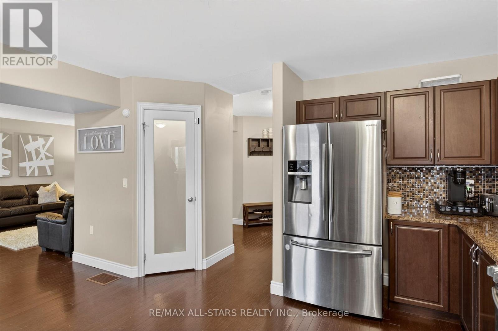 2 Lisbeth Crescent, Kawartha Lakes (Lindsay), Ontario  K9V 0C9 - Photo 17 - X12949252