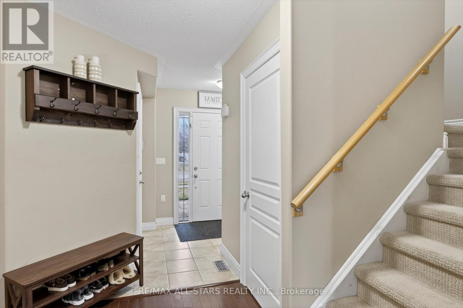 2 Lisbeth Crescent, Kawartha Lakes (Lindsay), Ontario  K9V 0C9 - Photo 18 - X12949252