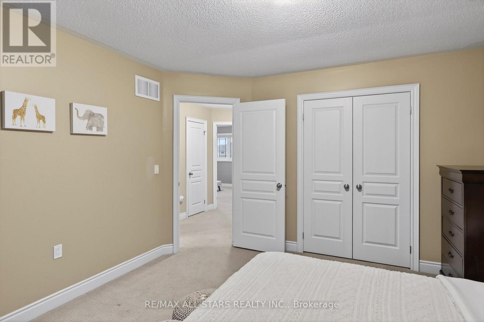 2 Lisbeth Crescent, Kawartha Lakes (Lindsay), Ontario  K9V 0C9 - Photo 28 - X12949252