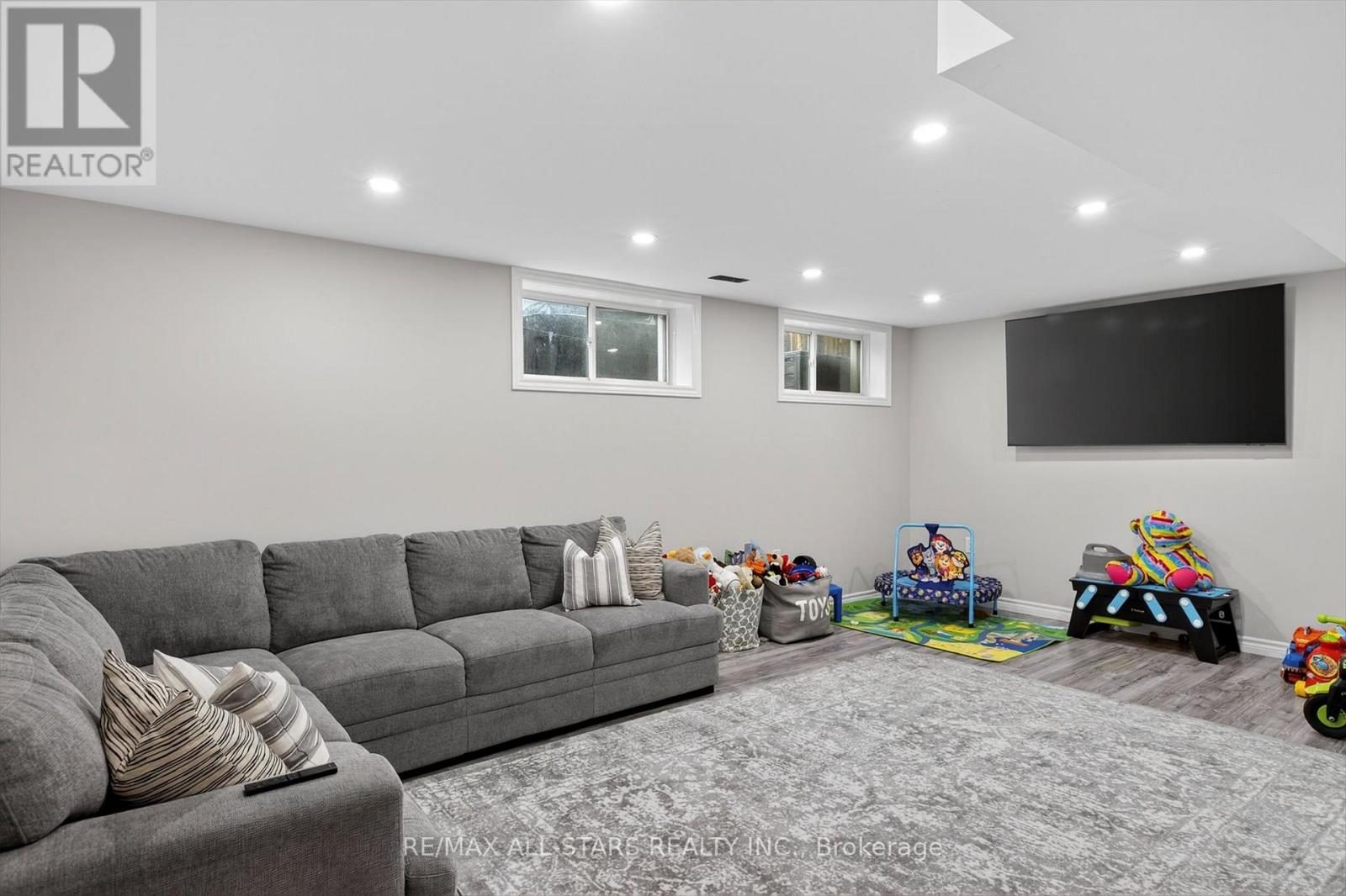 2 Lisbeth Crescent, Kawartha Lakes (Lindsay), Ontario  K9V 0C9 - Photo 32 - X12949252