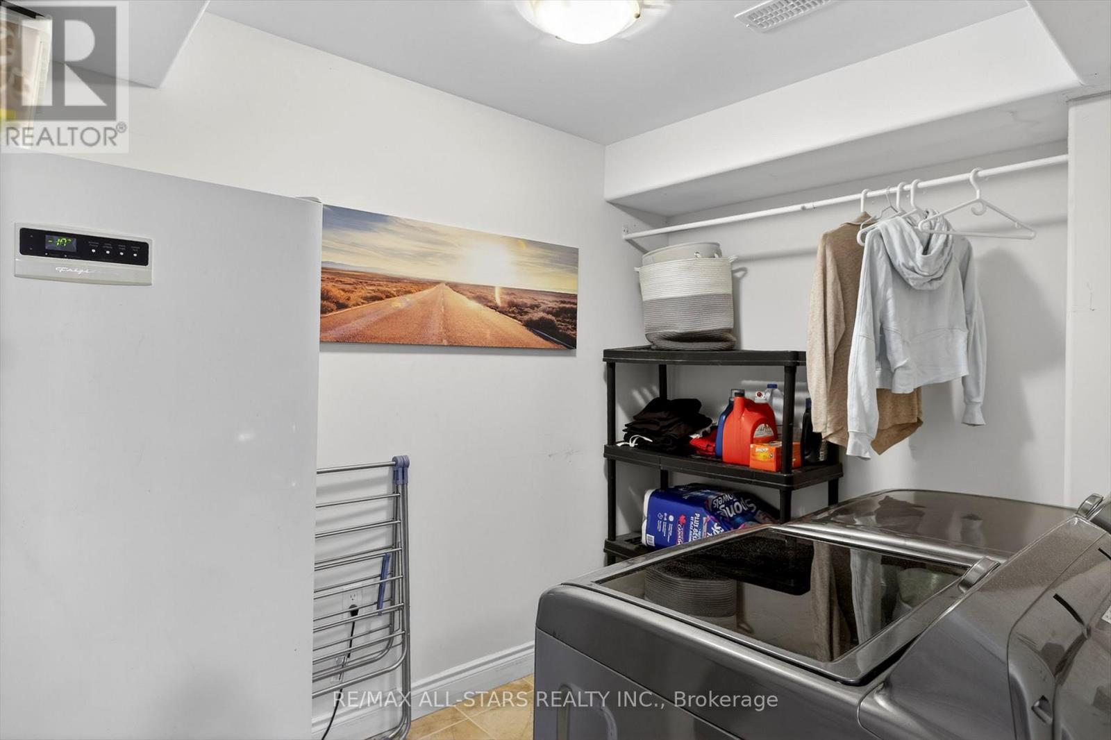 2 Lisbeth Crescent, Kawartha Lakes (Lindsay), Ontario  K9V 0C9 - Photo 37 - X12949252