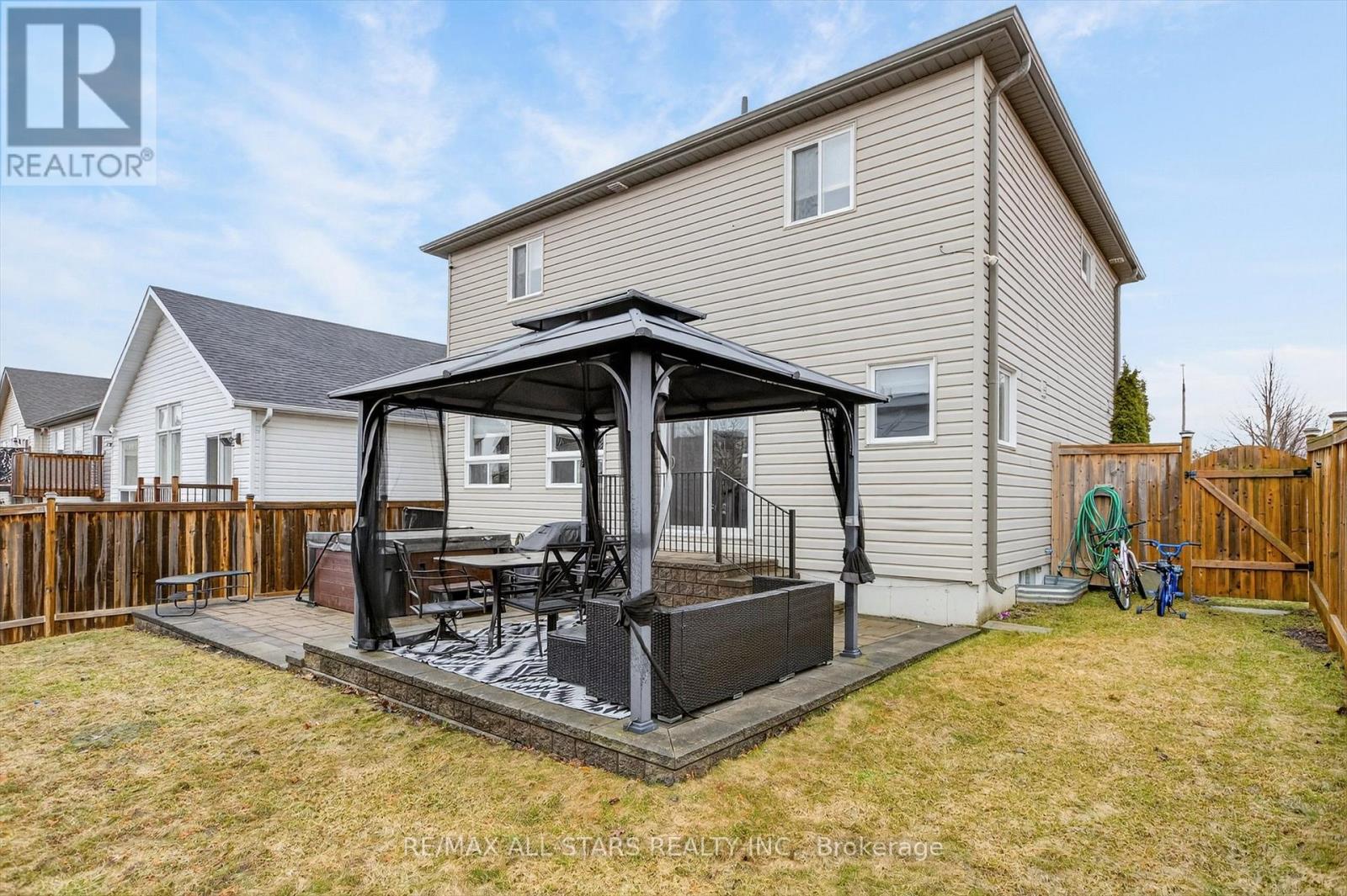 2 Lisbeth Crescent, Kawartha Lakes (Lindsay), Ontario  K9V 0C9 - Photo 38 - X12949252