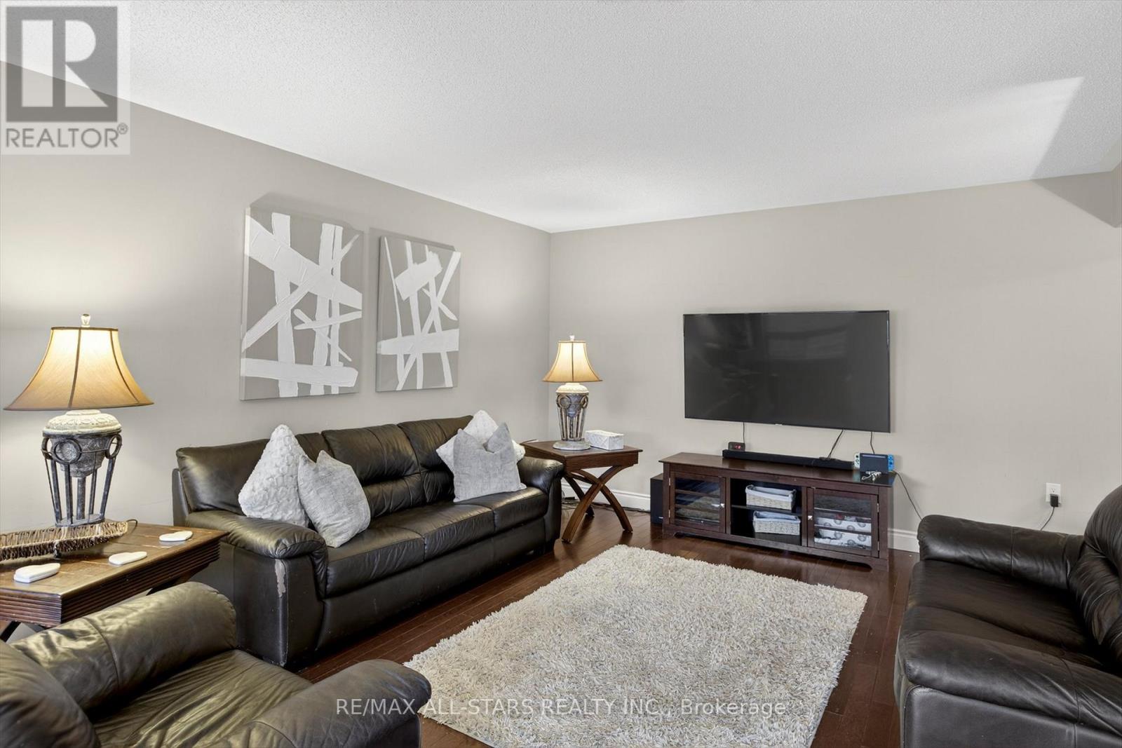 2 Lisbeth Crescent, Kawartha Lakes (Lindsay), Ontario  K9V 0C9 - Photo 6 - X12949252