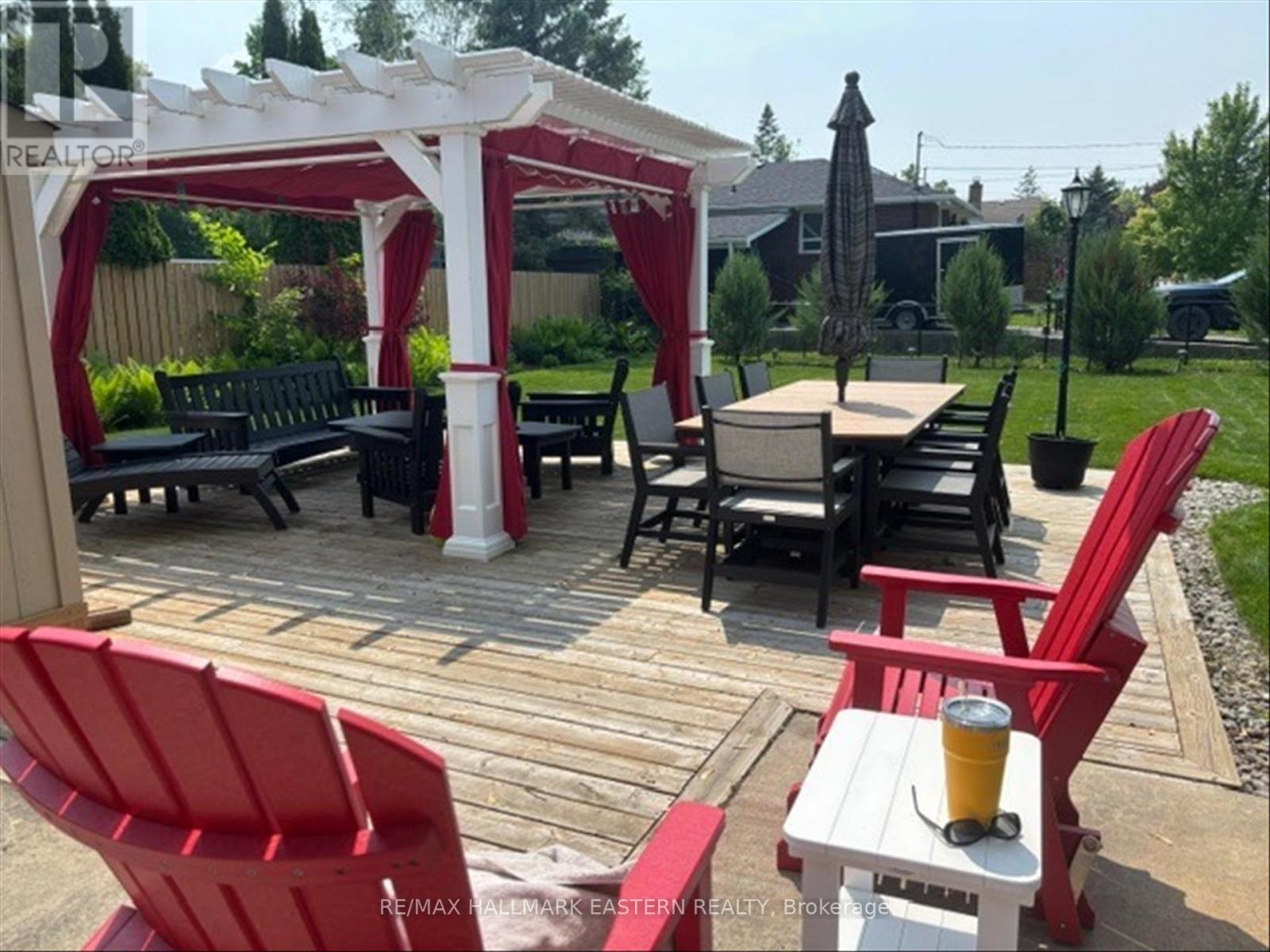 17 Margaret Avenue, Kawartha Lakes (Lindsay), Ontario  K9V 4E4 - Photo 46 - X12949382