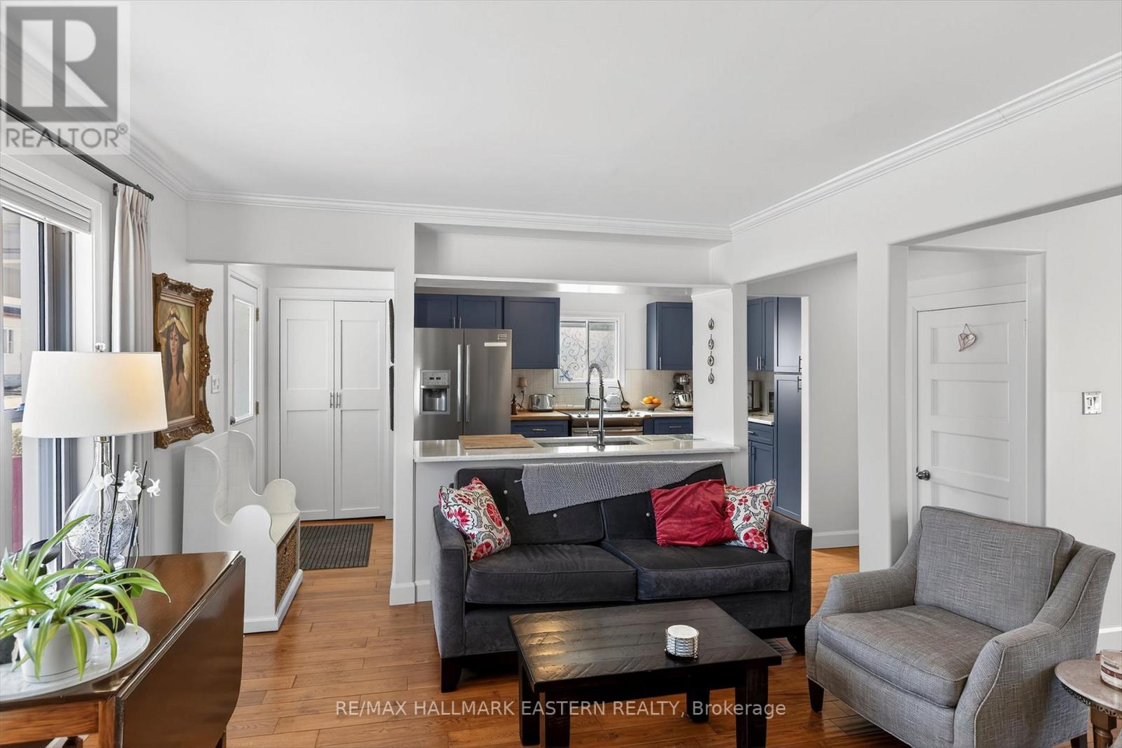 17 Margaret Avenue, Kawartha Lakes (Lindsay), Ontario  K9V 4E4 - Photo 8 - X12949382