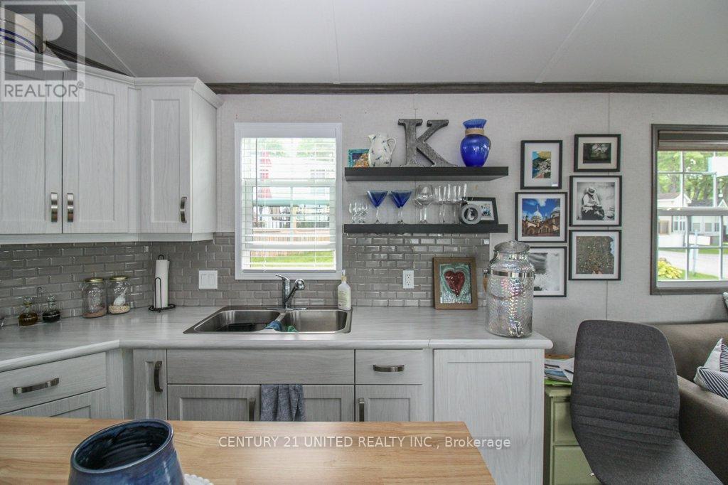 5 Marina Cres - 920 Skyline Road, Selwyn, Ontario  K0L 1T0 - Photo 12 - X12949852