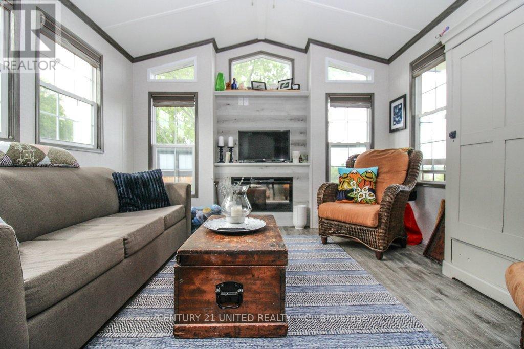 5 Marina Cres - 920 Skyline Road, Selwyn, Ontario  K0L 1T0 - Photo 8 - X12949852