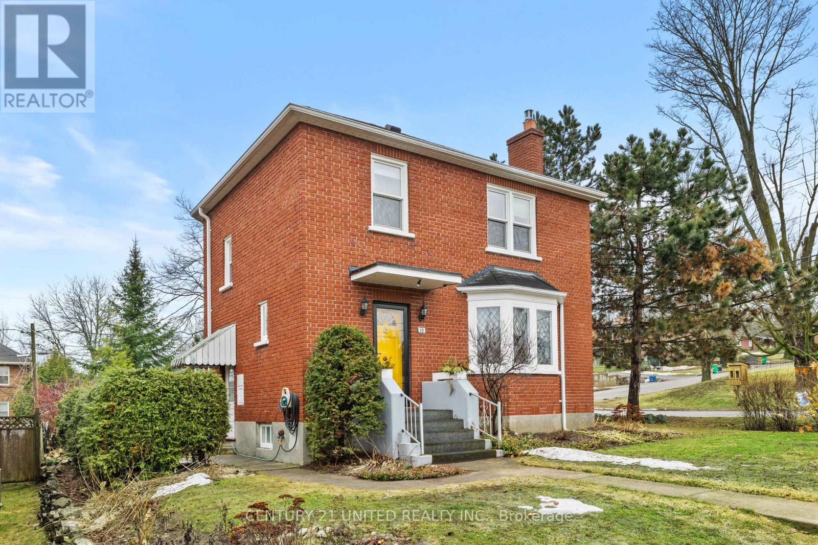 19 Anne Street, Peterborough (Town Ward 3), Ontario  K9J 4S3 - Photo 2 - X12950418