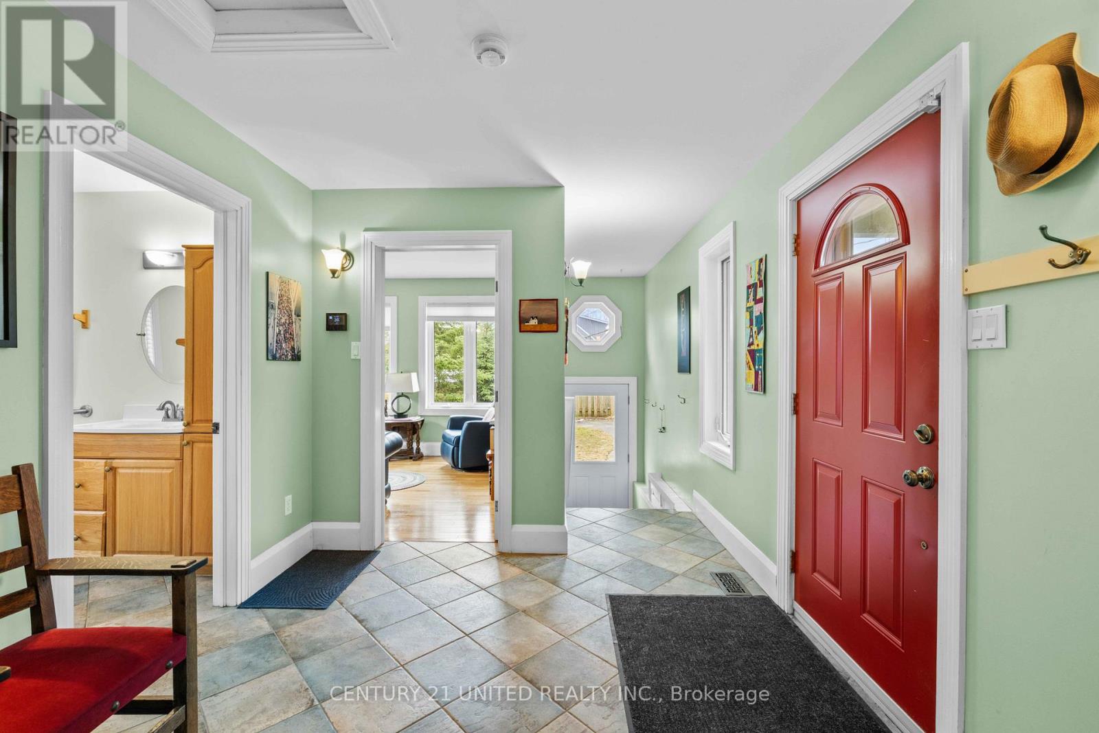 19 Anne Street, Peterborough (Town Ward 3), Ontario  K9J 4S3 - Photo 4 - X12950418