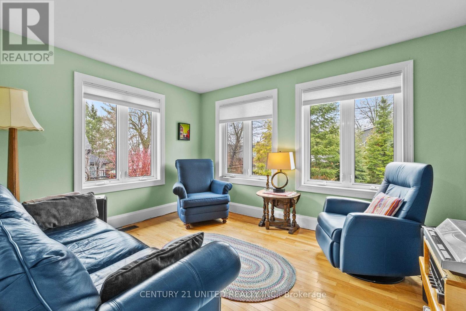 19 Anne Street, Peterborough (Town Ward 3), Ontario  K9J 4S3 - Photo 5 - X12950418