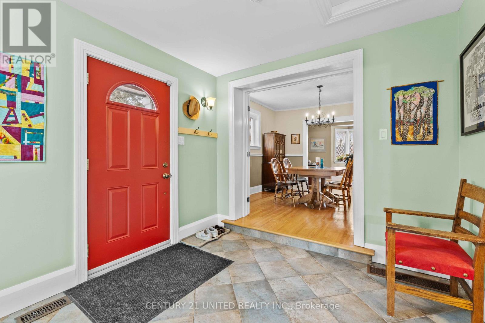 19 Anne Street, Peterborough (Town Ward 3), Ontario  K9J 4S3 - Photo 7 - X12950418