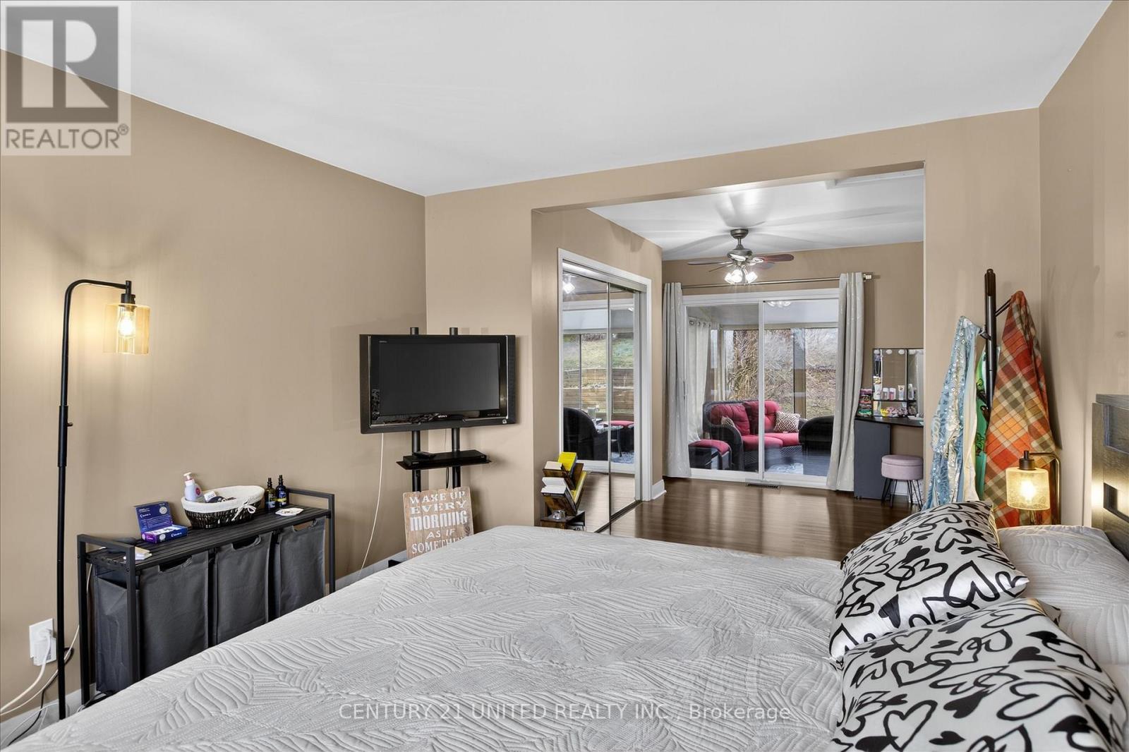 578 Hillside Street, Peterborough (Northcrest Ward 5), Ontario  K9H 5N6 - Photo 12 - X12950686