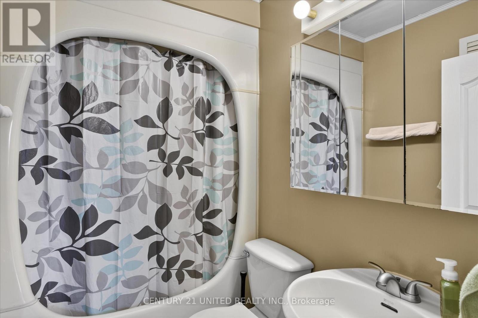 578 Hillside Street, Peterborough (Northcrest Ward 5), Ontario  K9H 5N6 - Photo 14 - X12950686