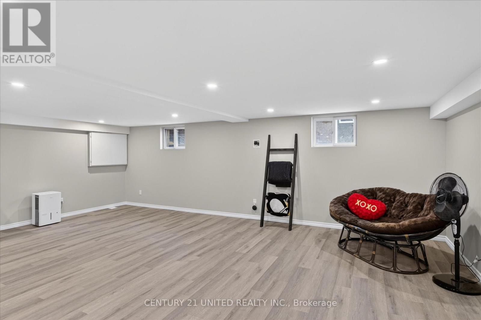 578 Hillside Street, Peterborough (Northcrest Ward 5), Ontario  K9H 5N6 - Photo 21 - X12950686