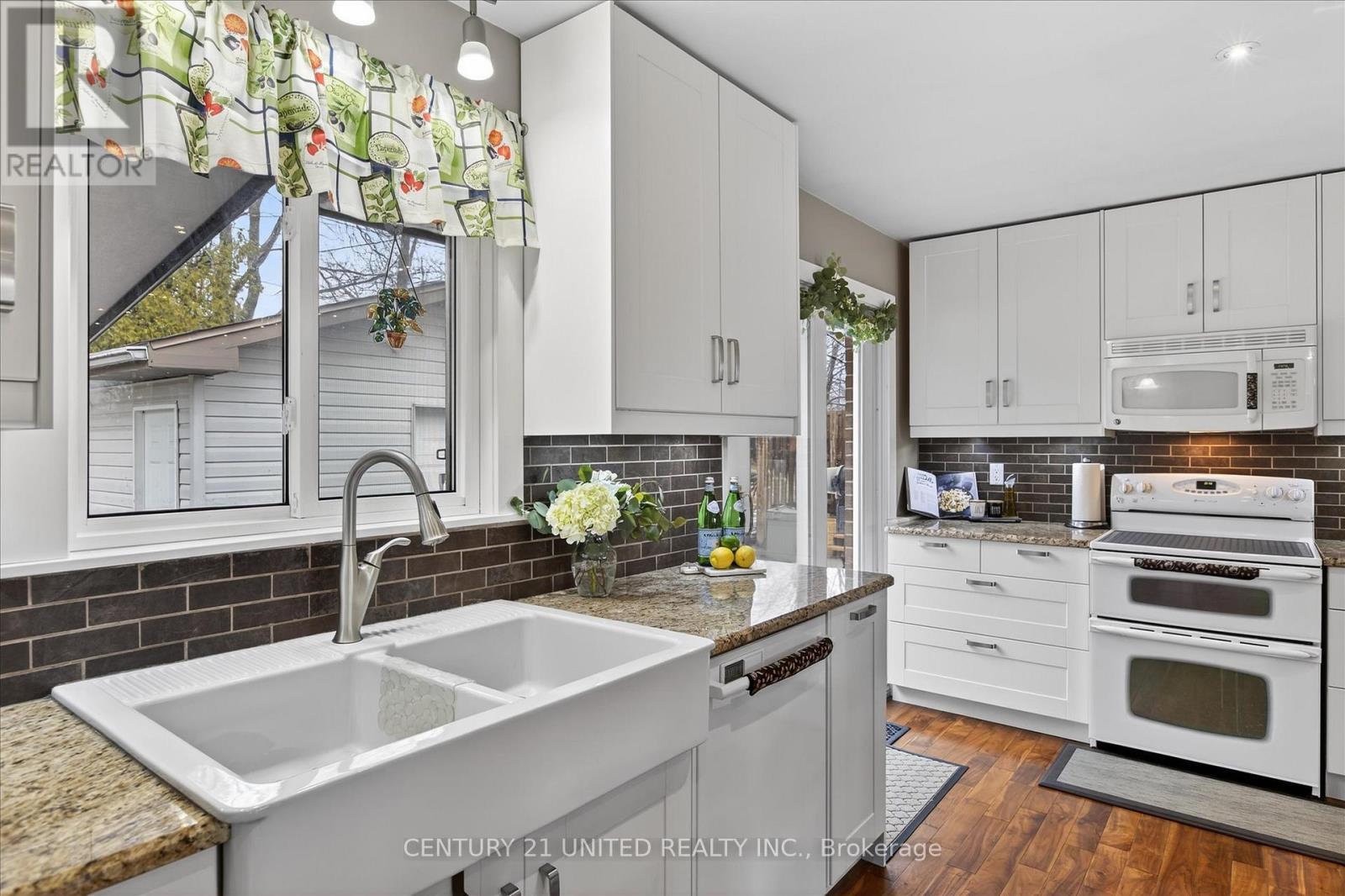 578 Hillside Street, Peterborough (Northcrest Ward 5), Ontario  K9H 5N6 - Photo 8 - X12950686