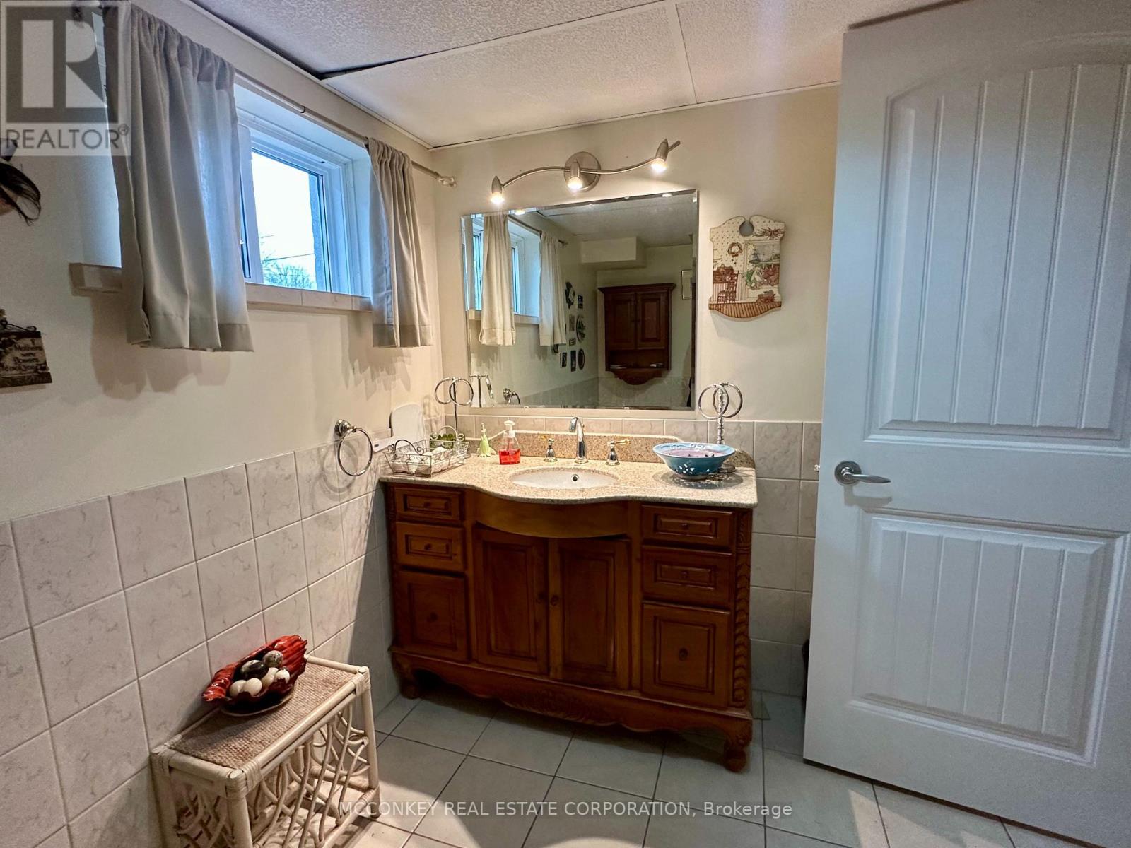 320 Mckellar Street, Peterborough (Otonabee Ward 1), Ontario  K9J 1P7 - Photo 23 - X12950992