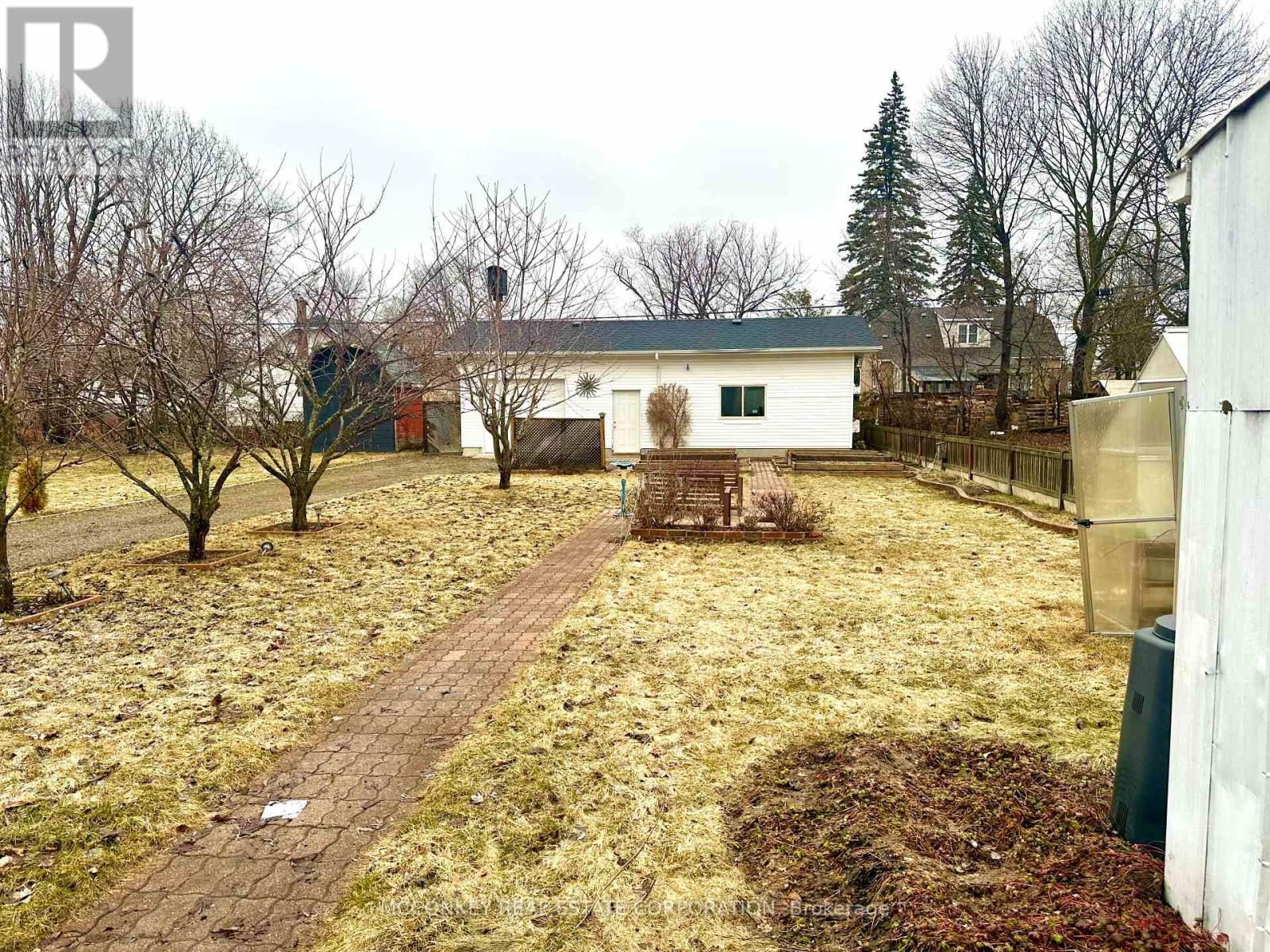 320 Mckellar Street, Peterborough (Otonabee Ward 1), Ontario  K9J 1P7 - Photo 32 - X12950992