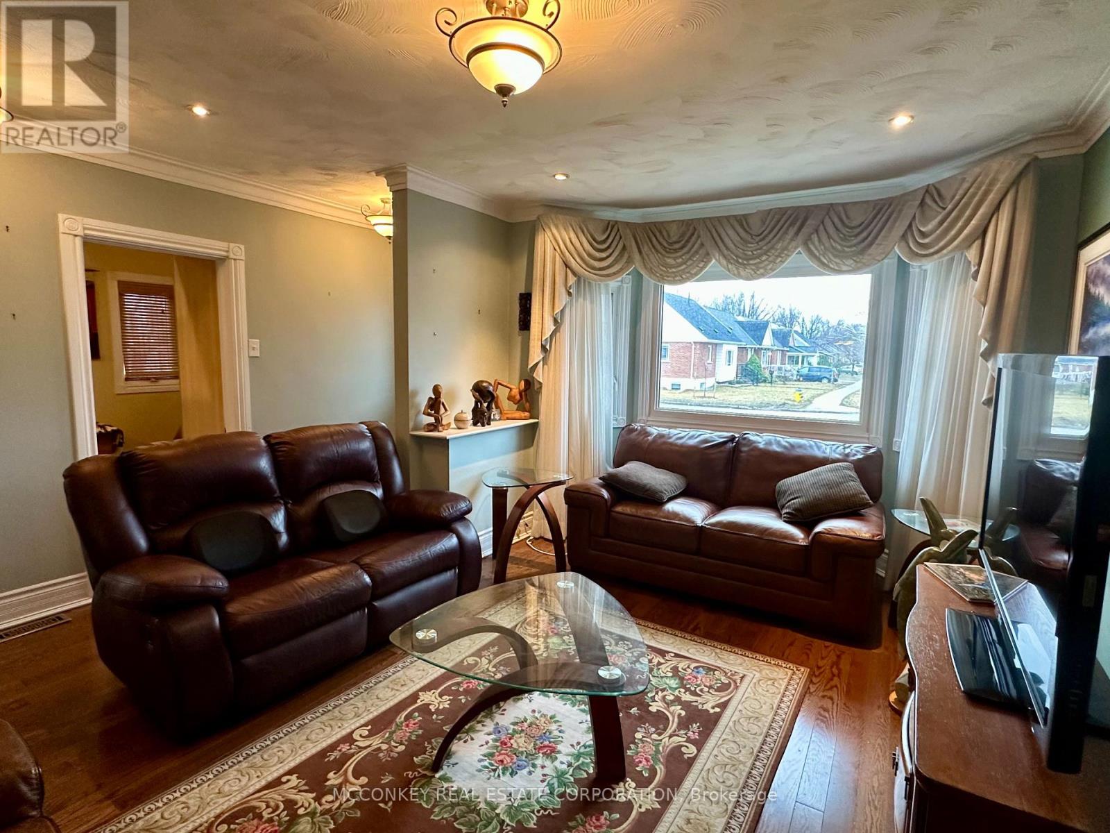 320 Mckellar Street, Peterborough (Otonabee Ward 1), Ontario  K9J 1P7 - Photo 6 - X12950992