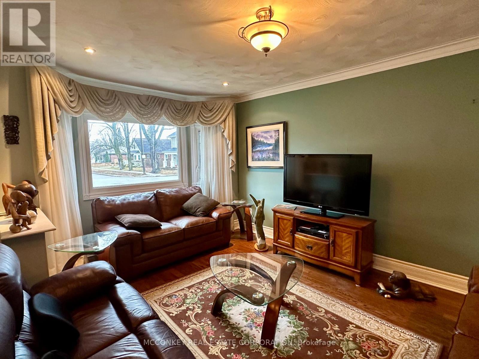 320 Mckellar Street, Peterborough (Otonabee Ward 1), Ontario  K9J 1P7 - Photo 7 - X12950992