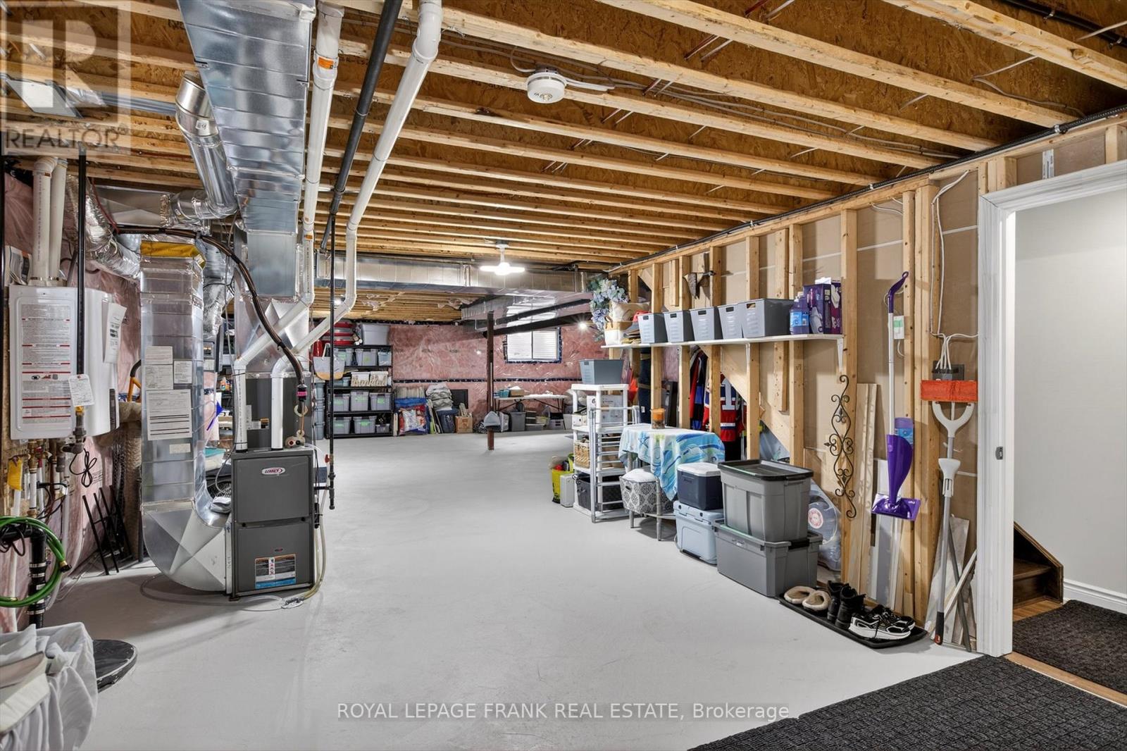 527 Macintosh Grove, Peterborough (Northcrest Ward 5), Ontario  K9H 0K1 - Photo 33 - X12951266