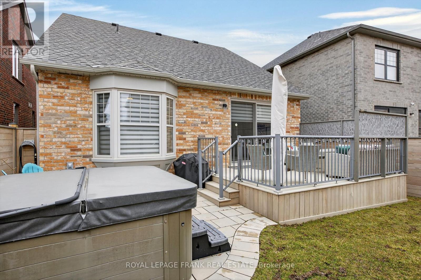 527 Macintosh Grove, Peterborough (Northcrest Ward 5), Ontario  K9H 0K1 - Photo 36 - X12951266