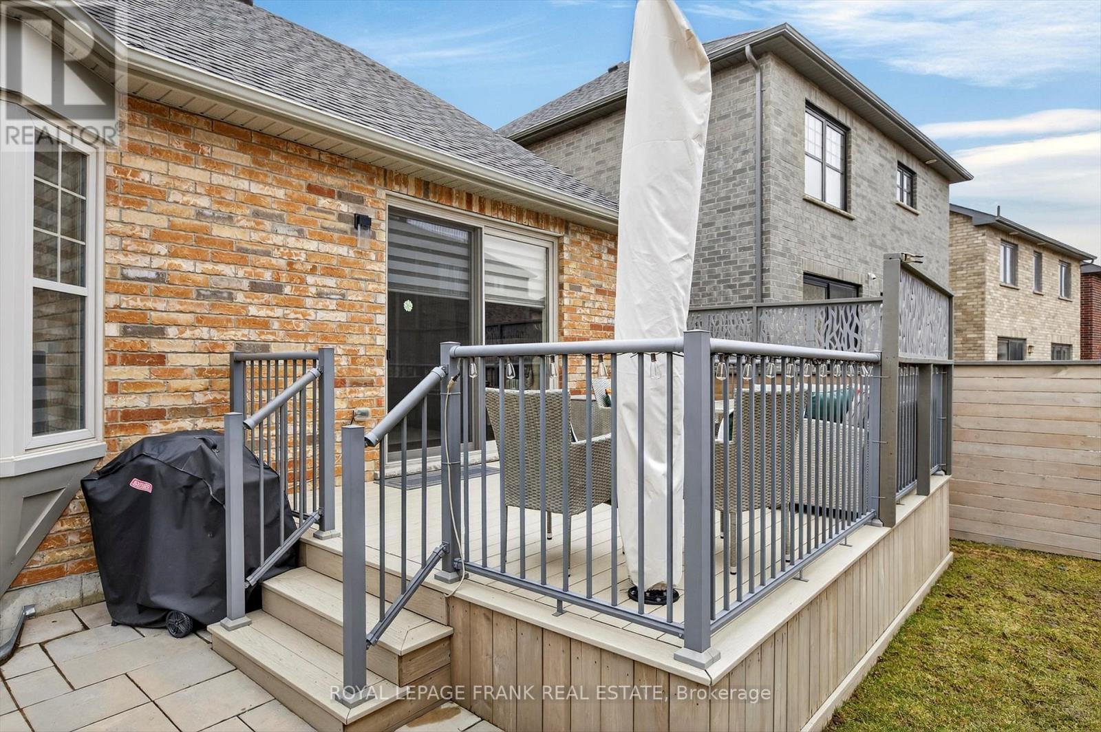 527 Macintosh Grove, Peterborough (Northcrest Ward 5), Ontario  K9H 0K1 - Photo 38 - X12951266