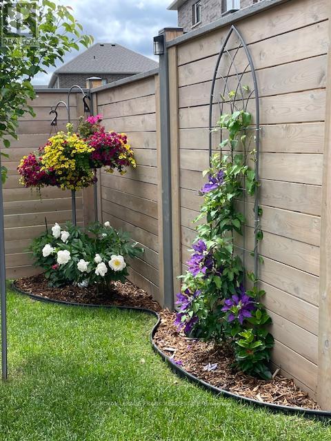 527 Macintosh Grove, Peterborough (Northcrest Ward 5), Ontario  K9H 0K1 - Photo 46 - X12951266