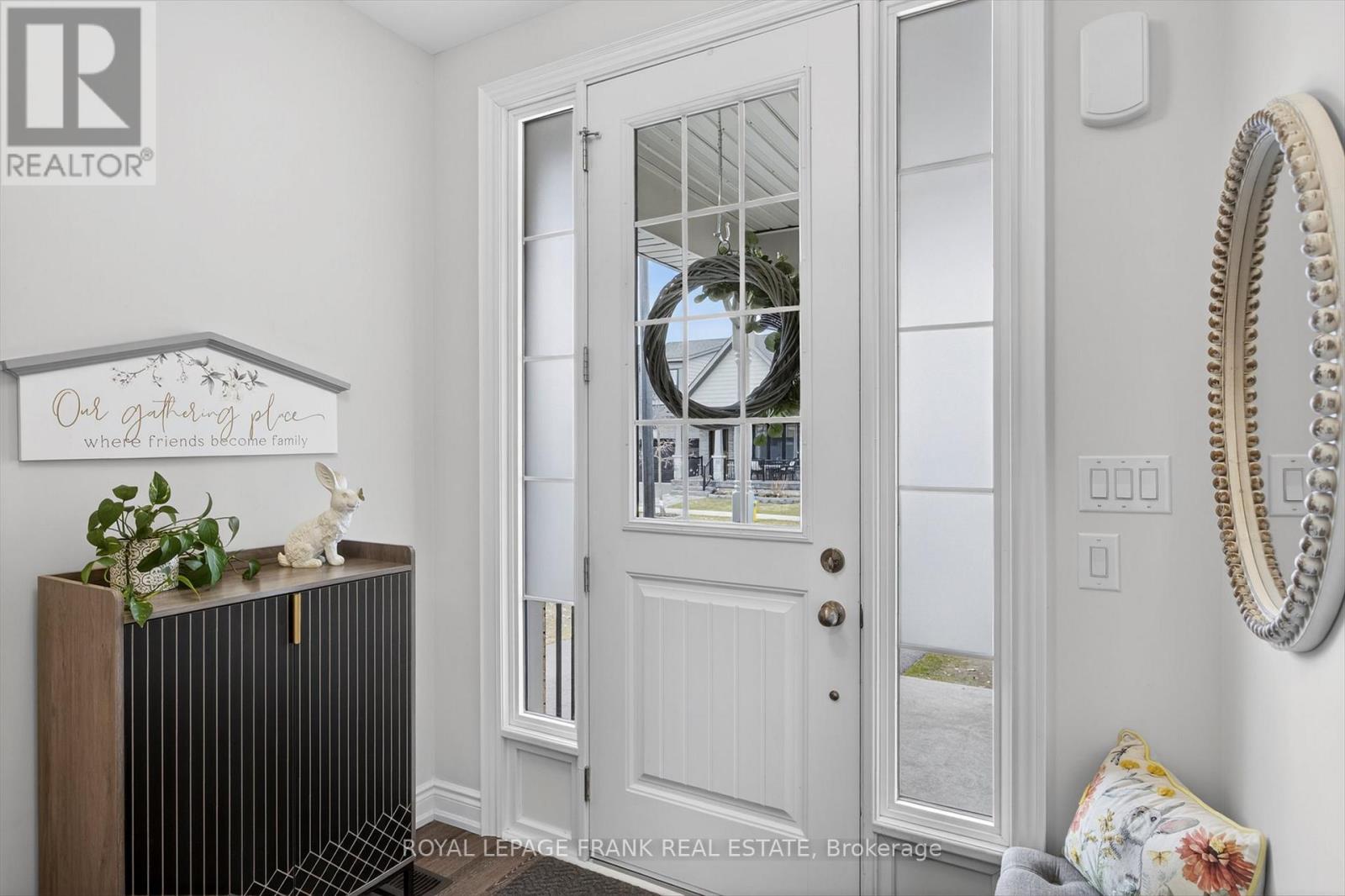 527 Macintosh Grove, Peterborough (Northcrest Ward 5), Ontario  K9H 0K1 - Photo 5 - X12951266