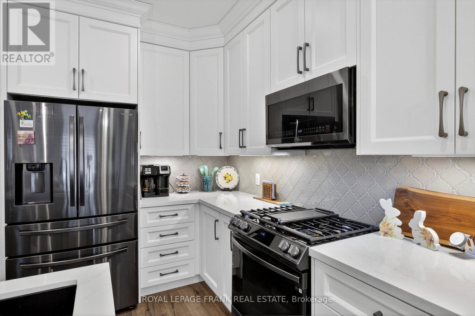 527 Macintosh Grove, Peterborough (Northcrest Ward 5), Ontario  K9H 0K1 - Photo 8 - X12951266